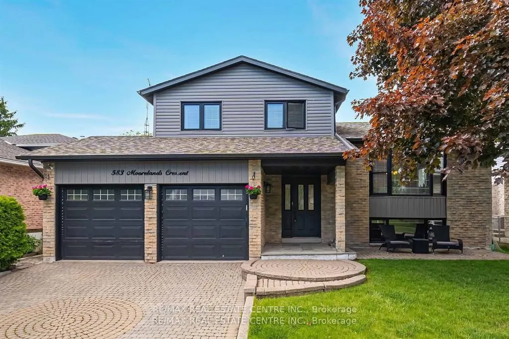 583 Moorelands Crescent
