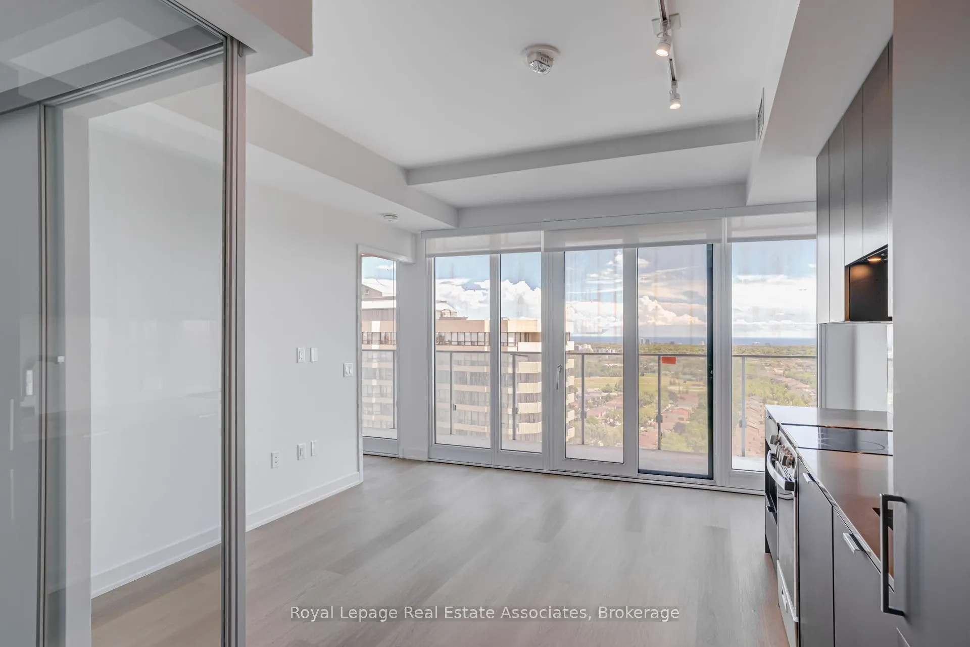 3883 Quartz Road, #1807