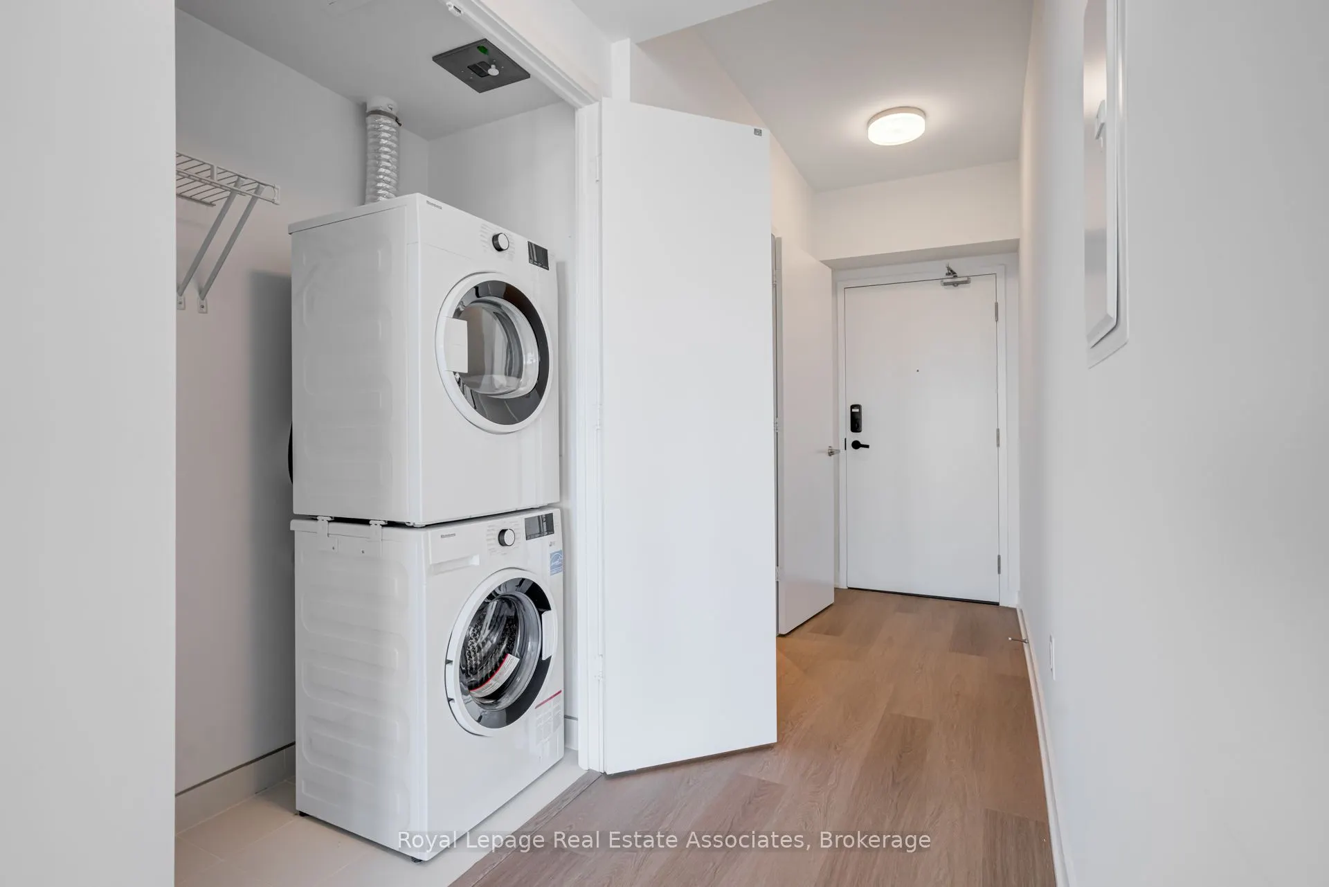 3883 Quartz Road, #1807