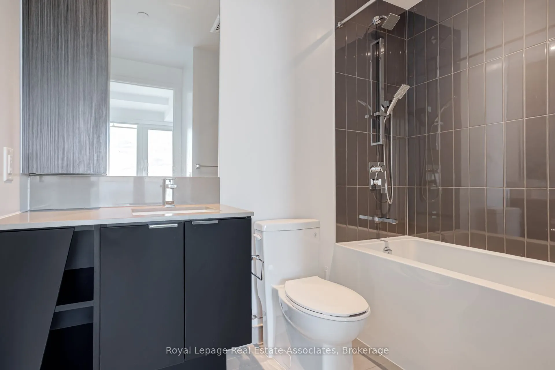 3883 Quartz Road, #1807