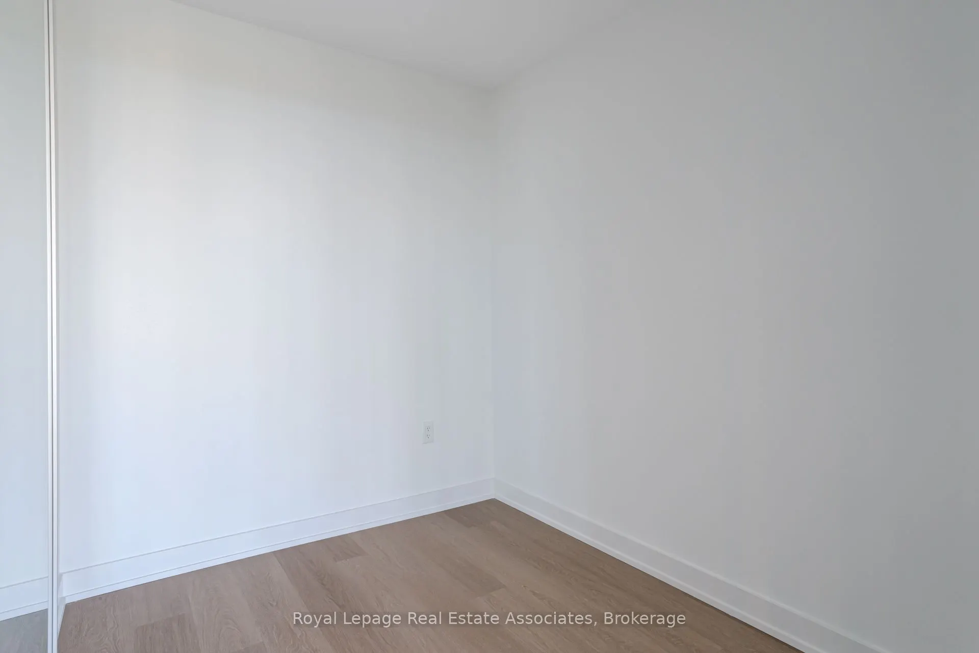 3883 Quartz Road, #1807
