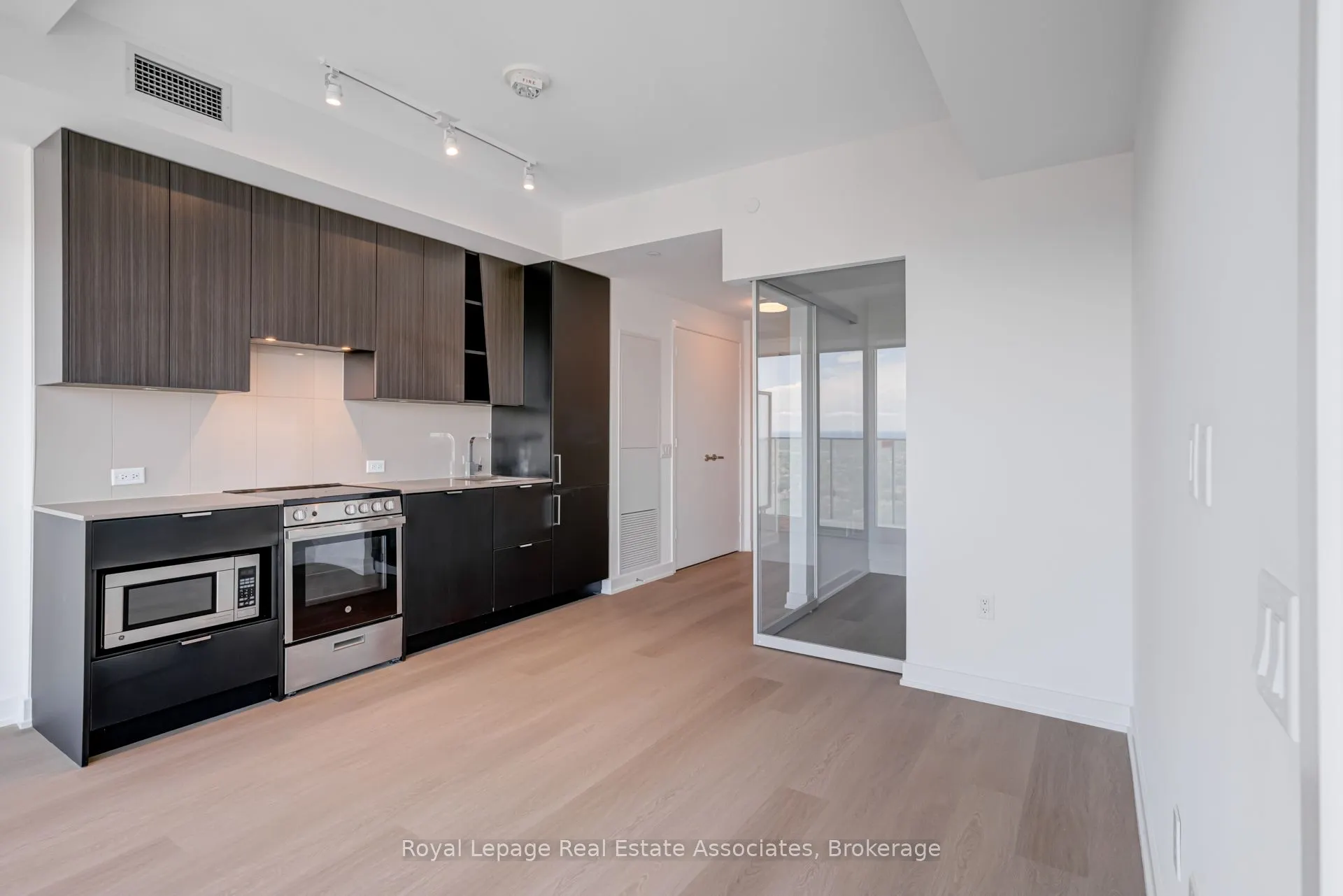 3883 Quartz Road, #1807