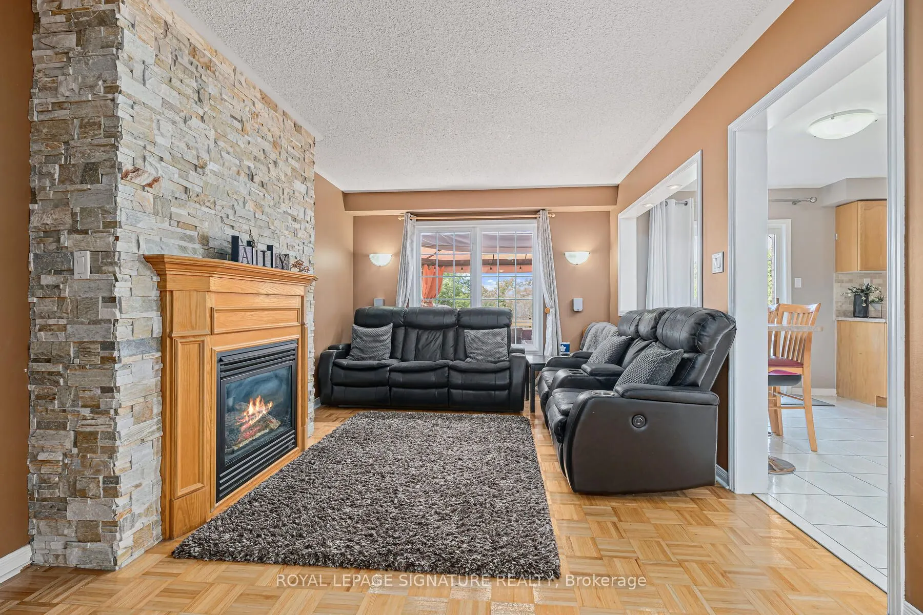 116 River Rock Crescent