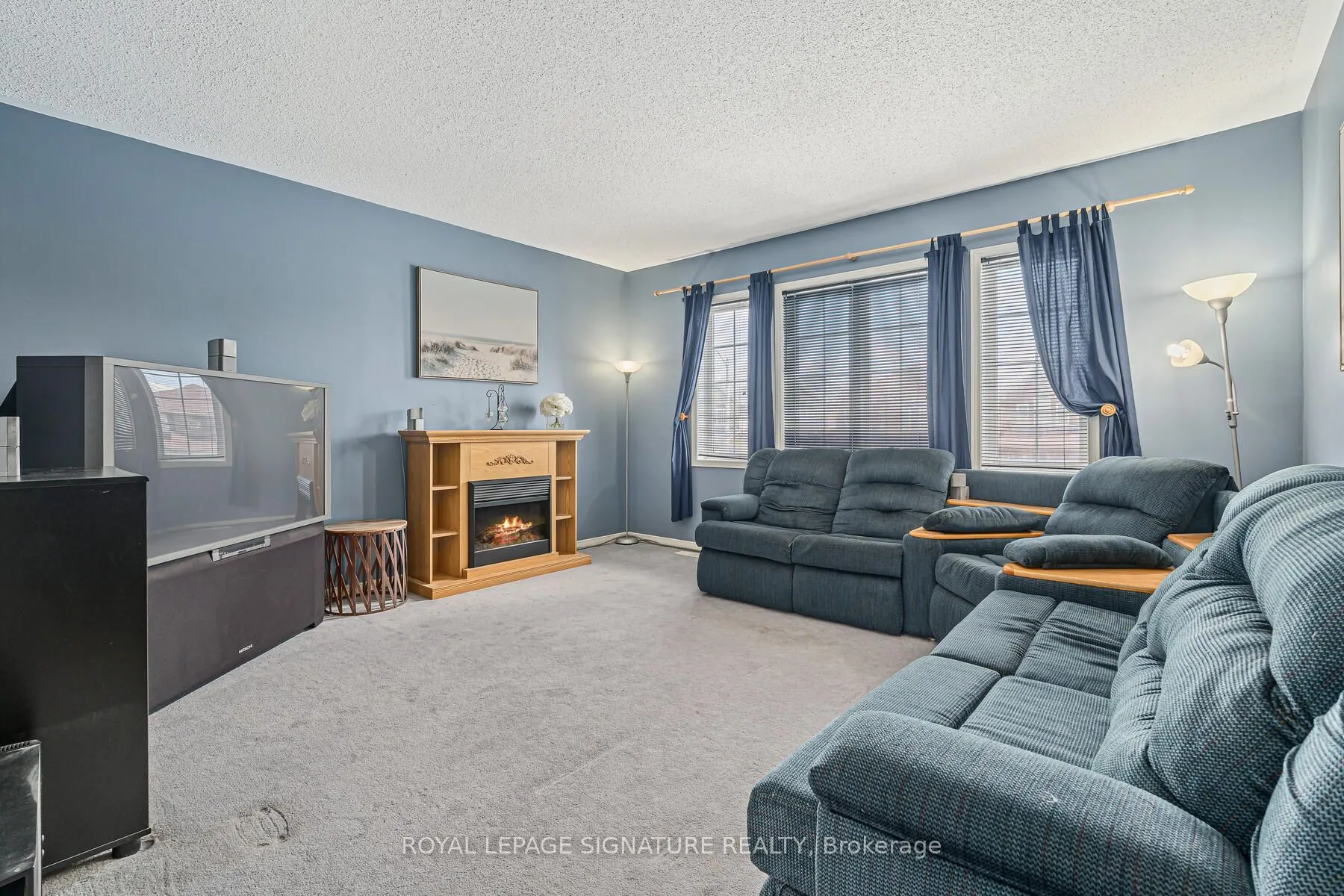 116 River Rock Crescent