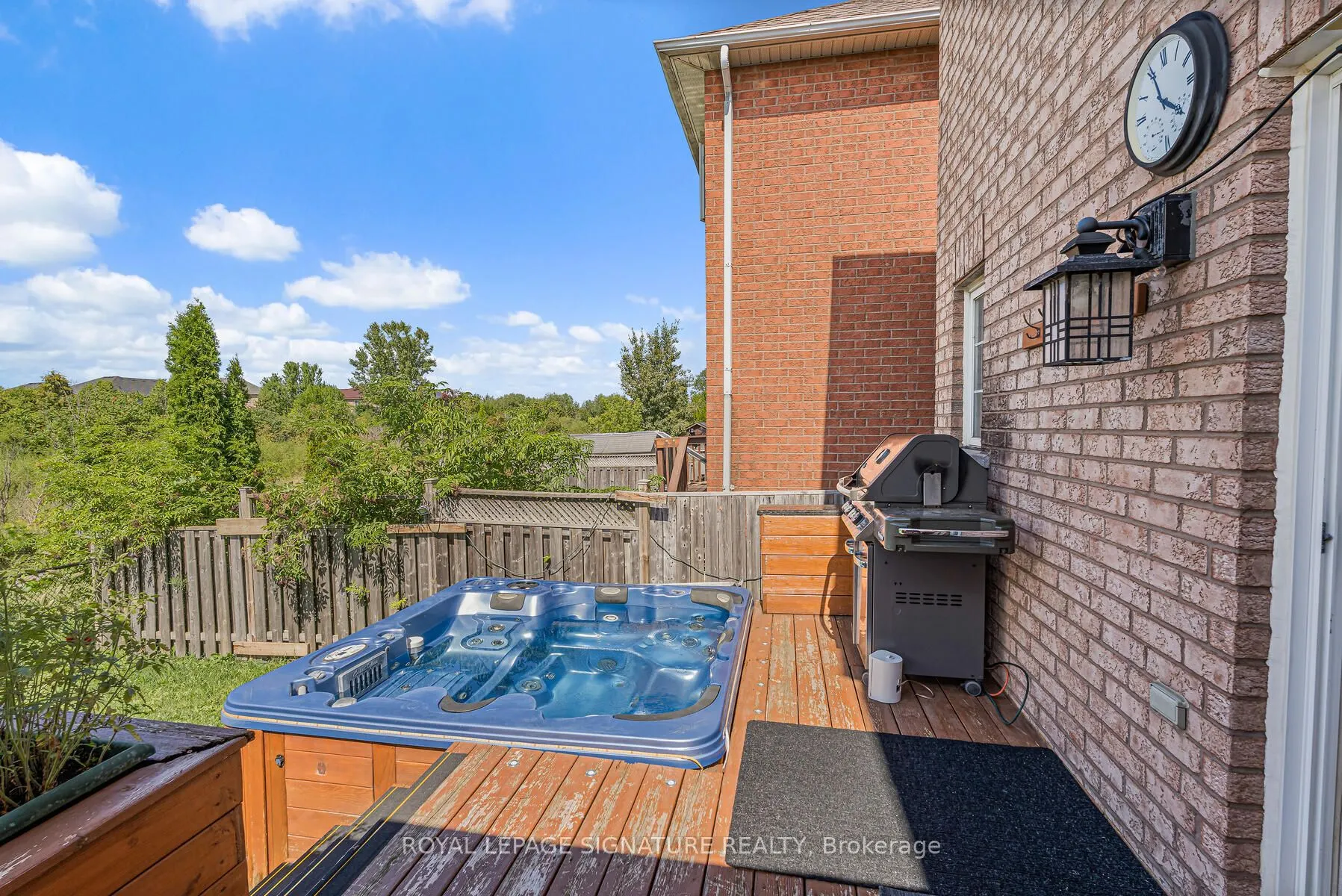 116 River Rock Crescent
