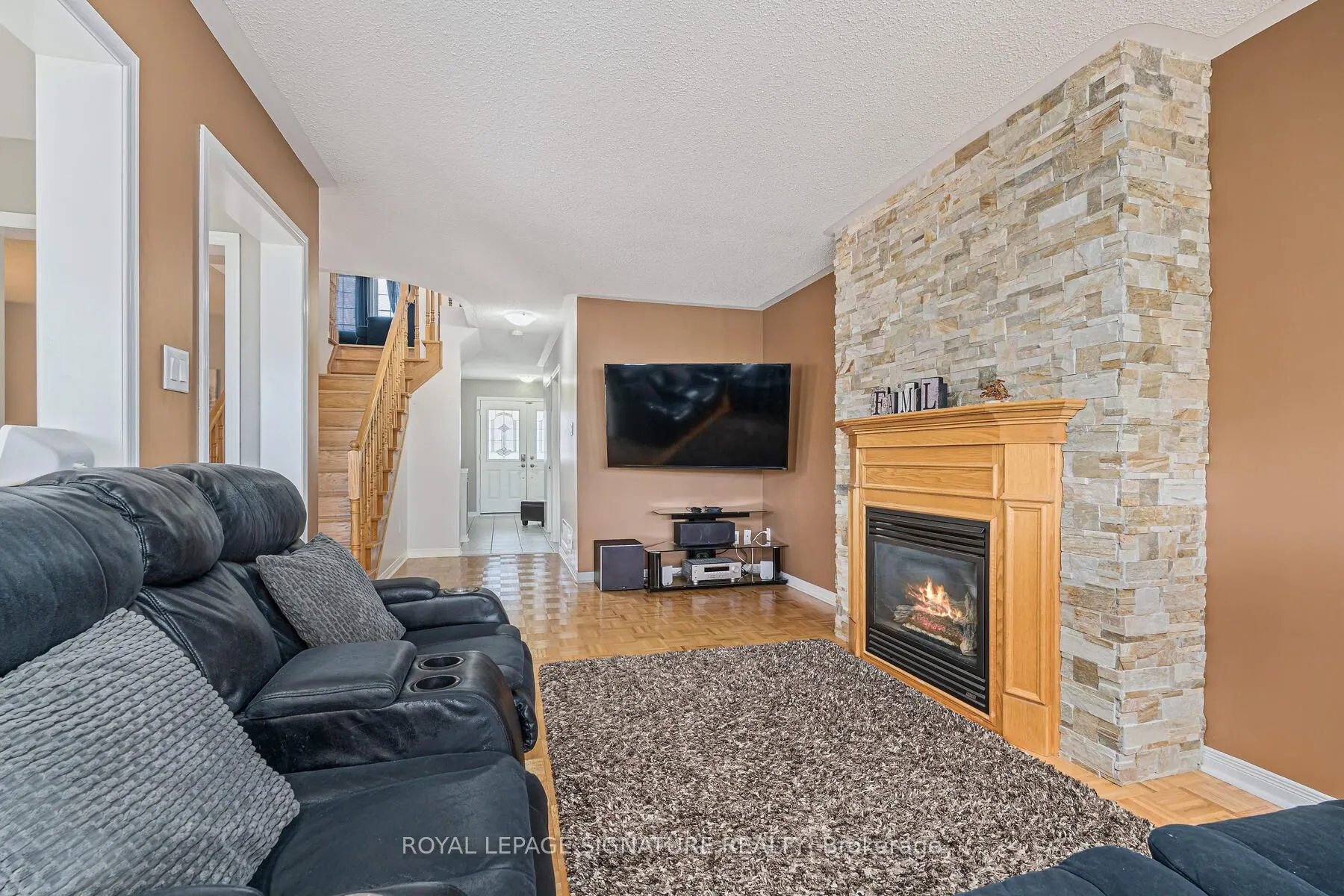 116 River Rock Crescent