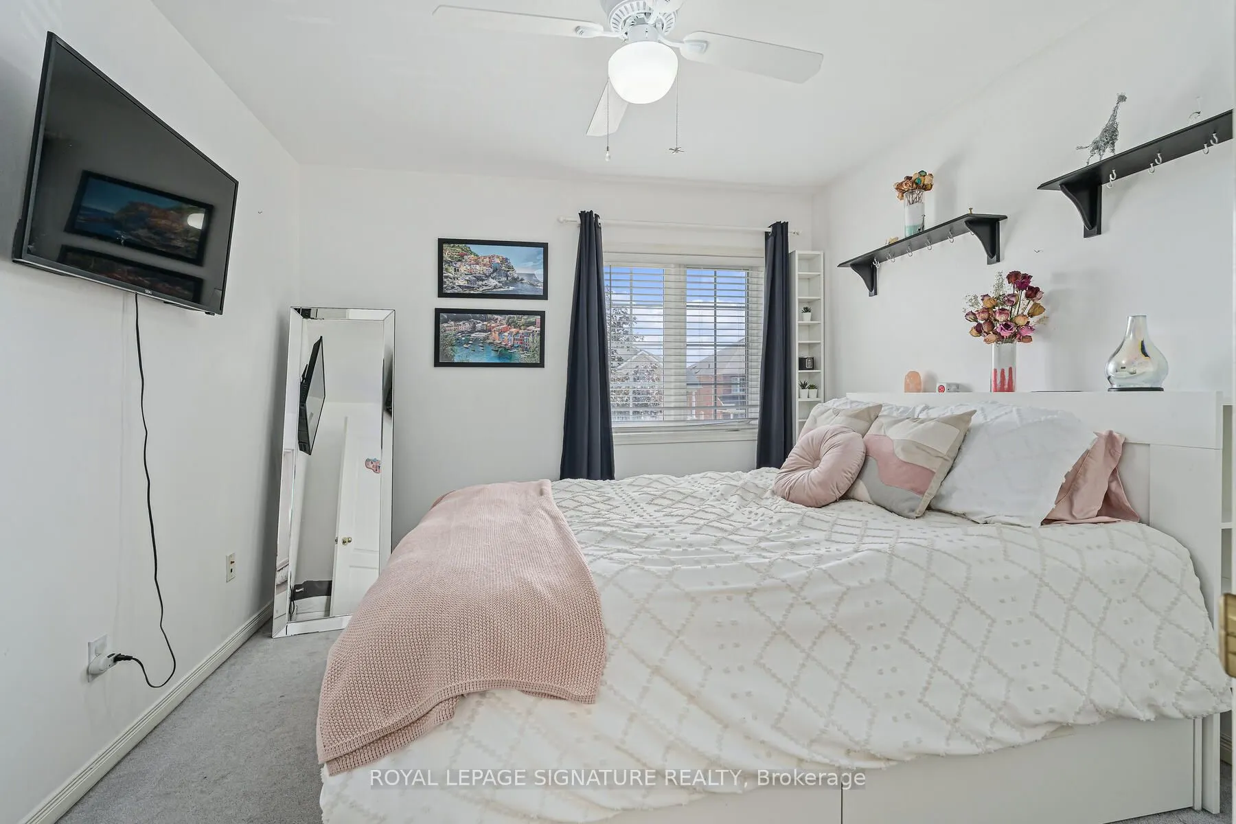 116 River Rock Crescent