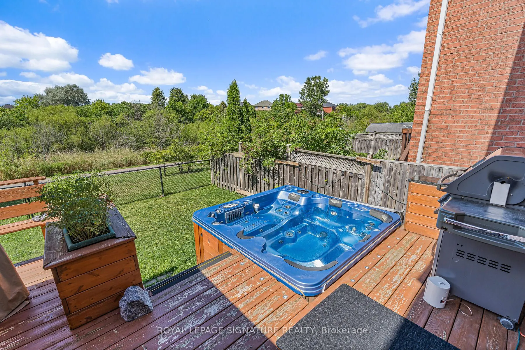 116 River Rock Crescent
