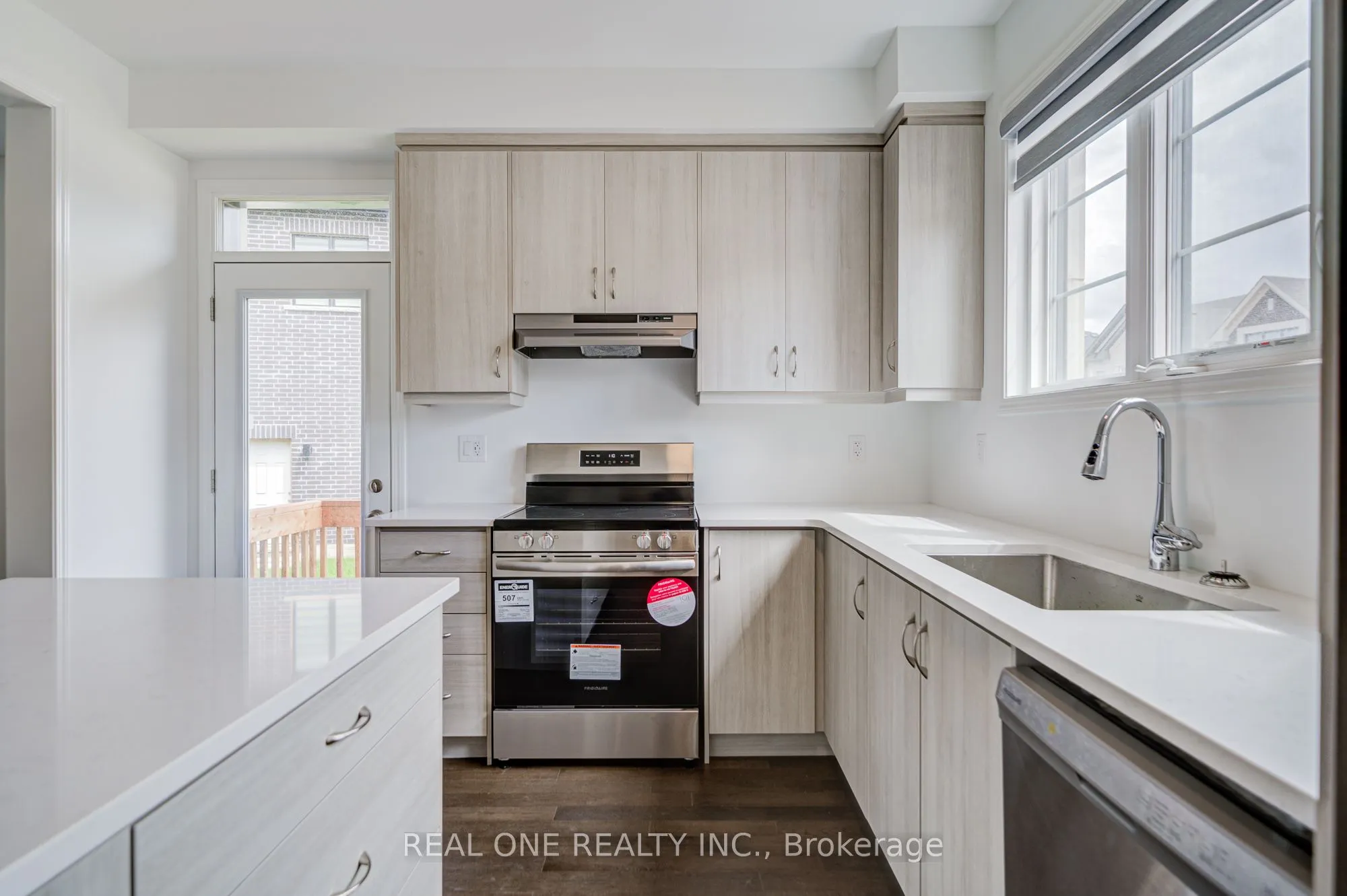 1201 Onyx Trail