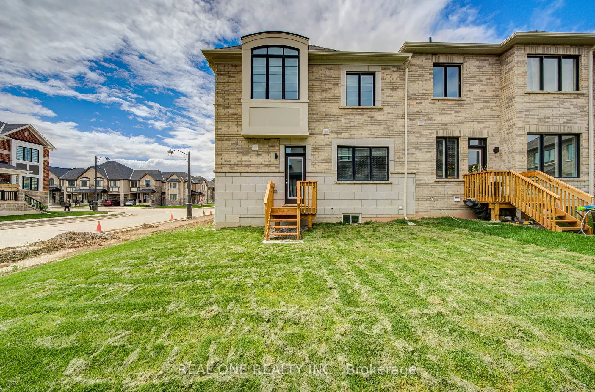 1201 Onyx Trail