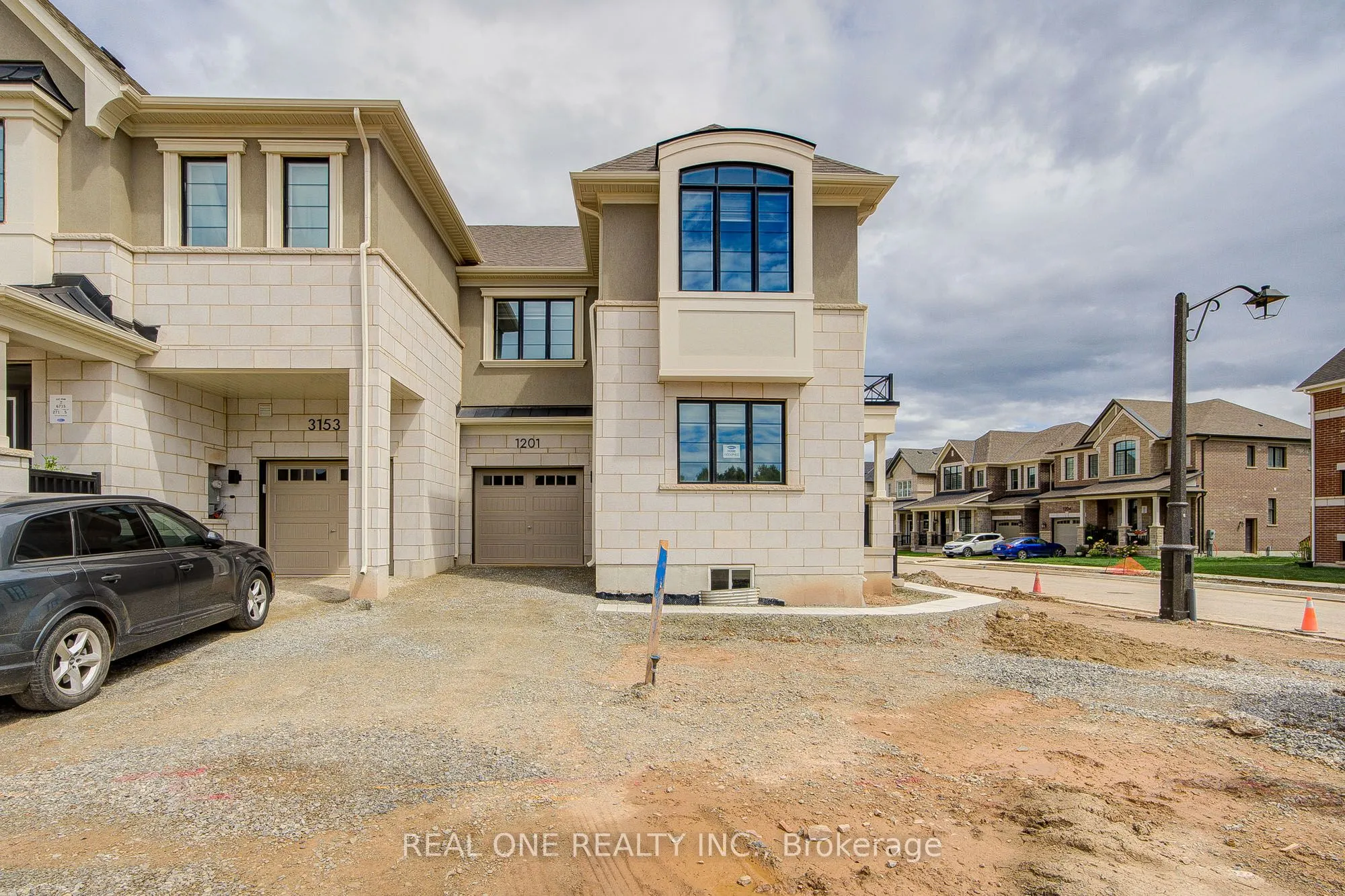 1201 Onyx Trail