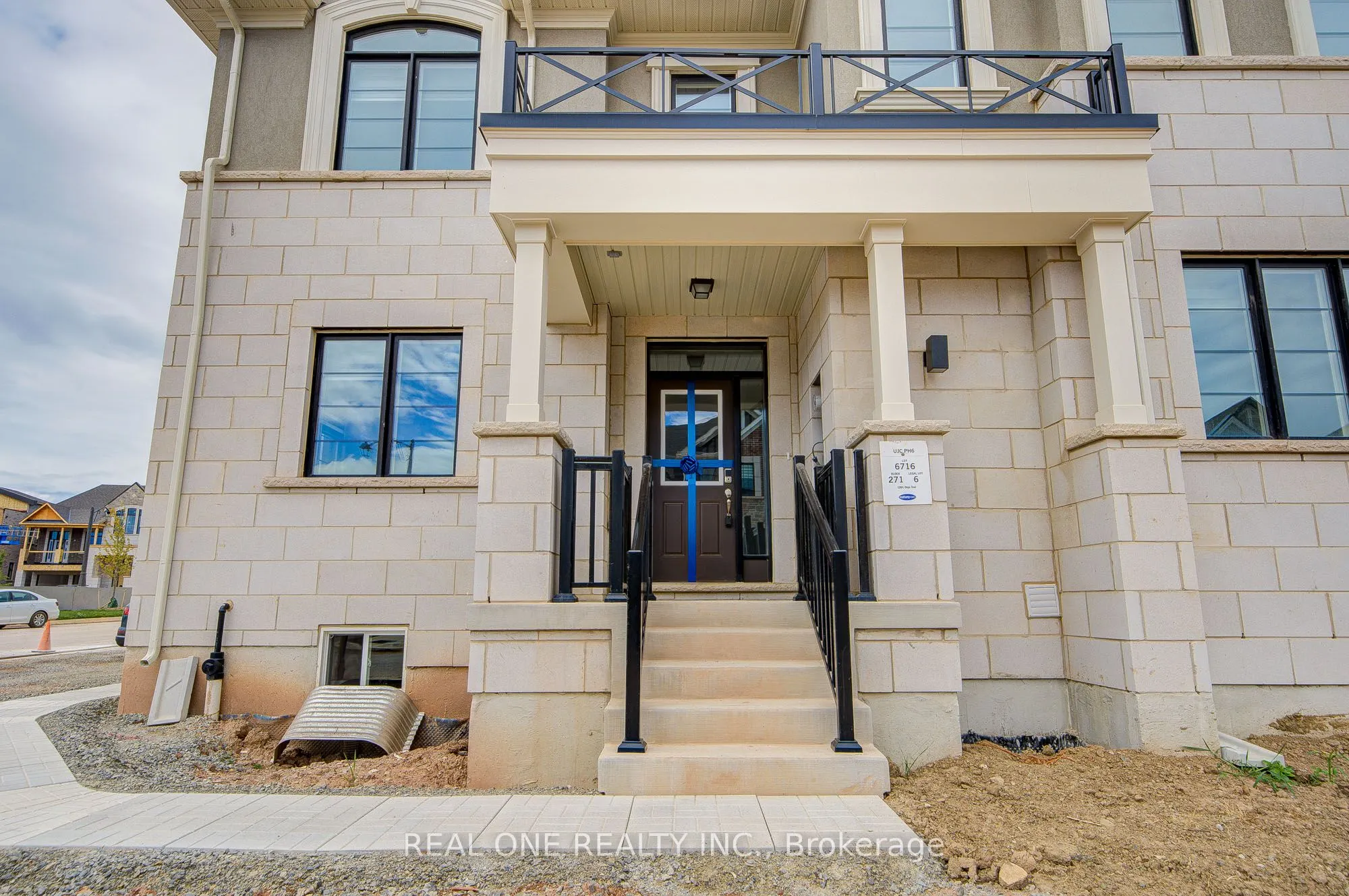 1201 Onyx Trail