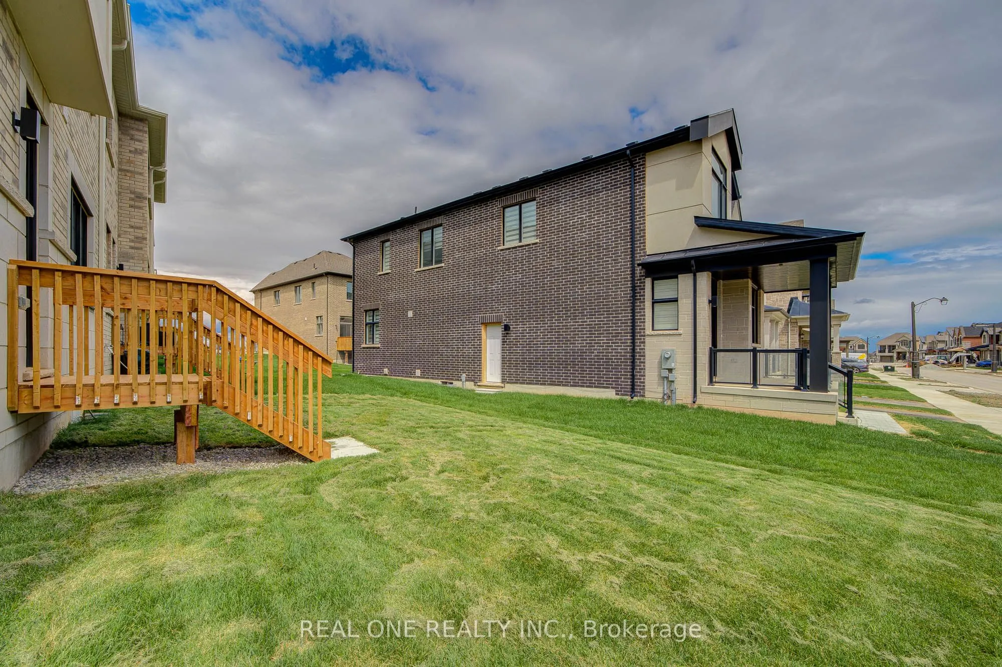 1201 Onyx Trail