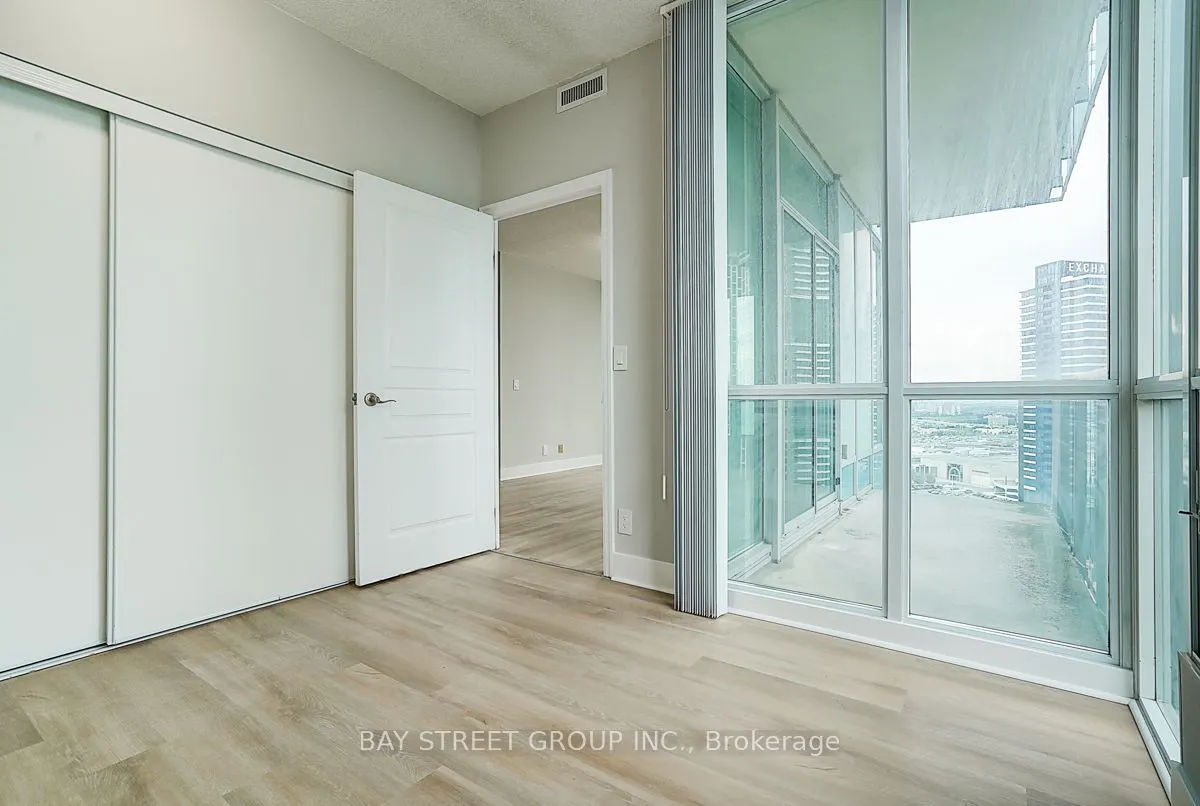 3939 Duke Of York Boulevard, #2004