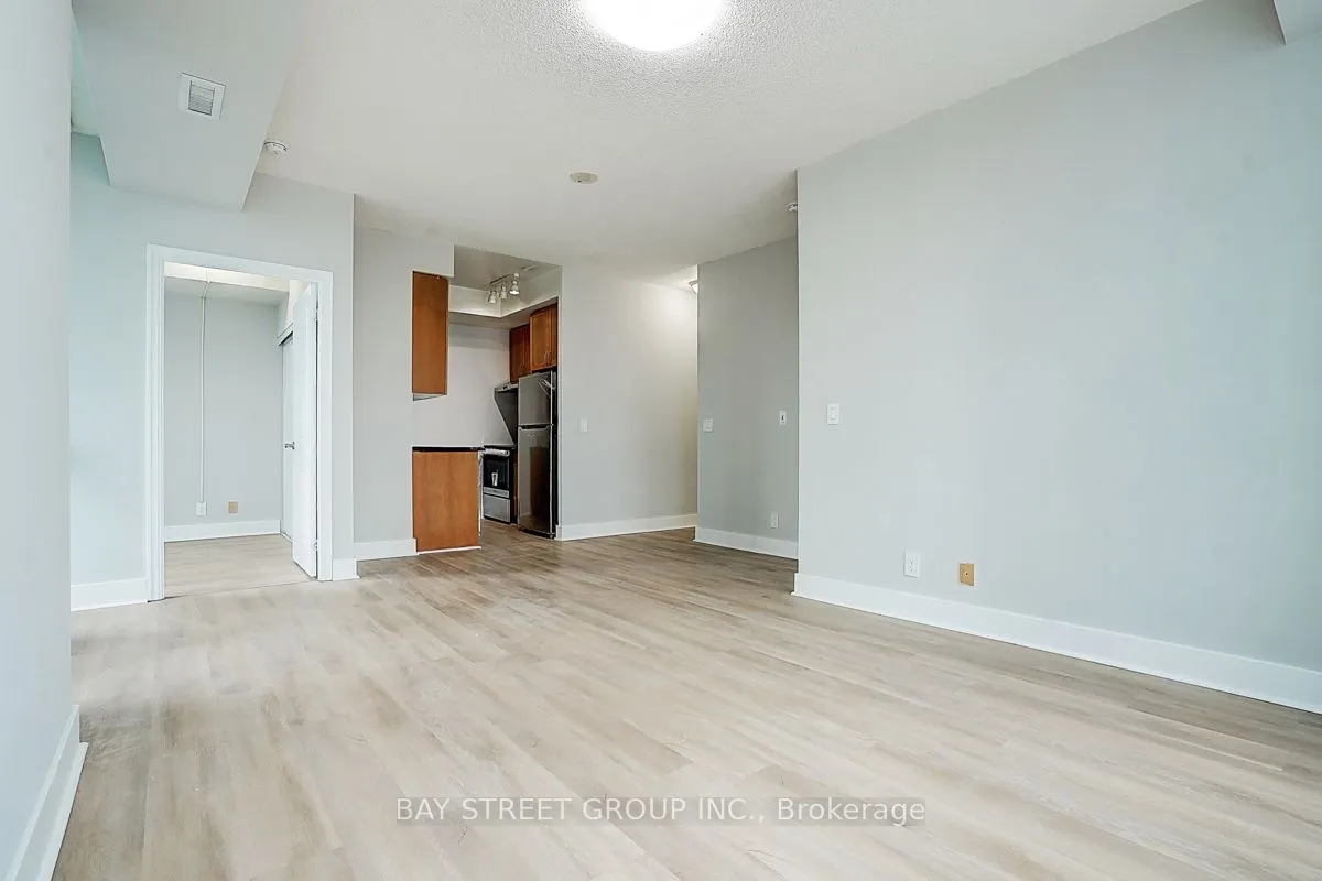 3939 Duke Of York Boulevard, #2004