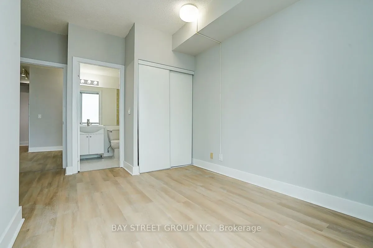 3939 Duke Of York Boulevard, #2004