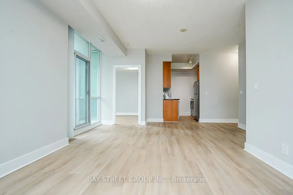 3939 Duke Of York Boulevard, #2004