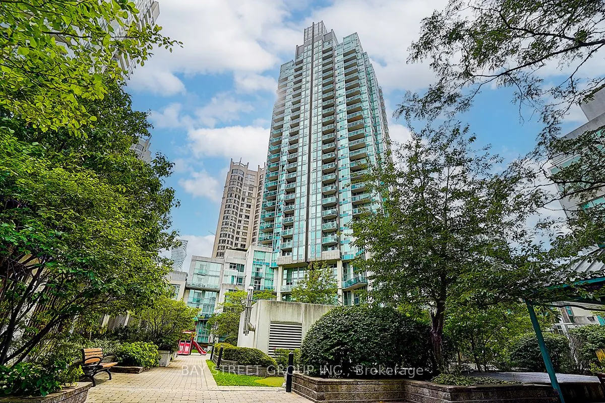 3939 Duke Of York Boulevard, #2004