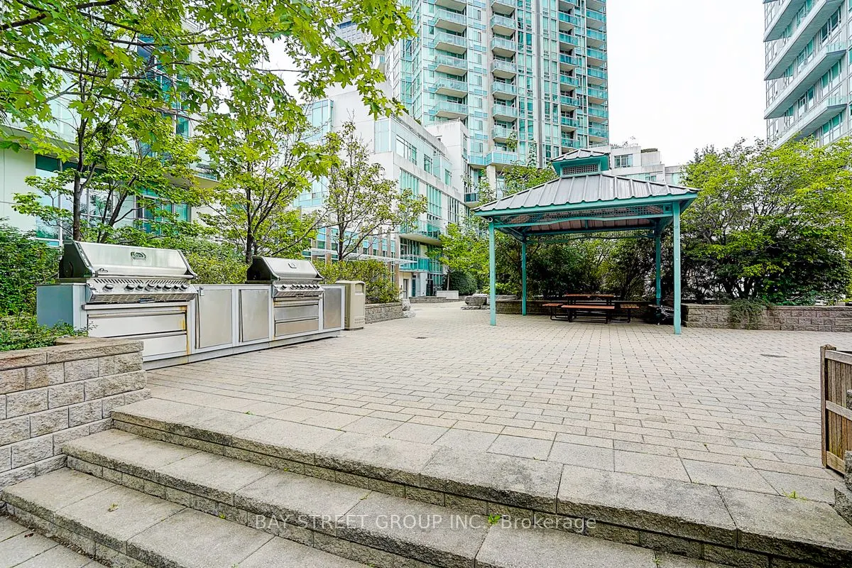 3939 Duke Of York Boulevard, #2004