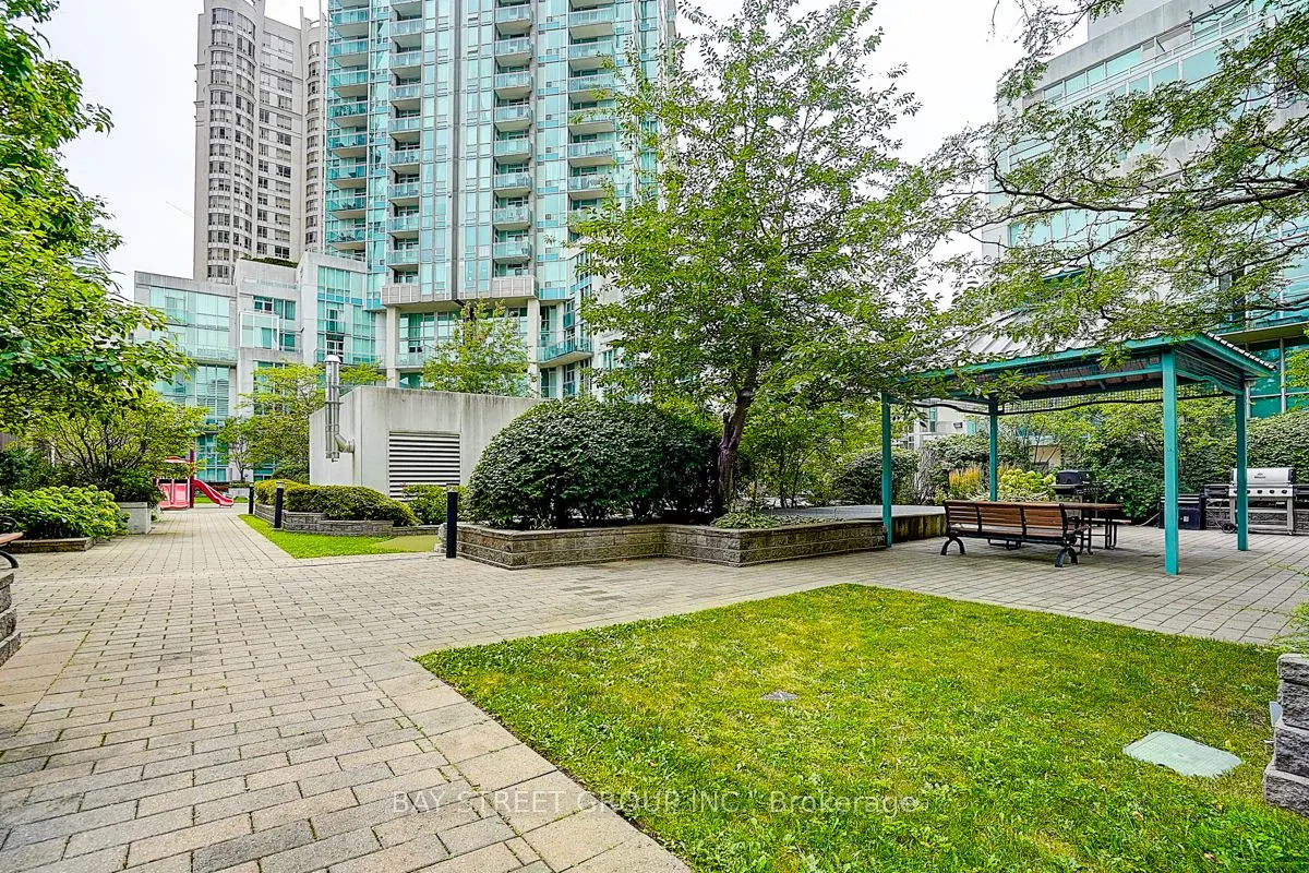 3939 Duke Of York Boulevard, #2004