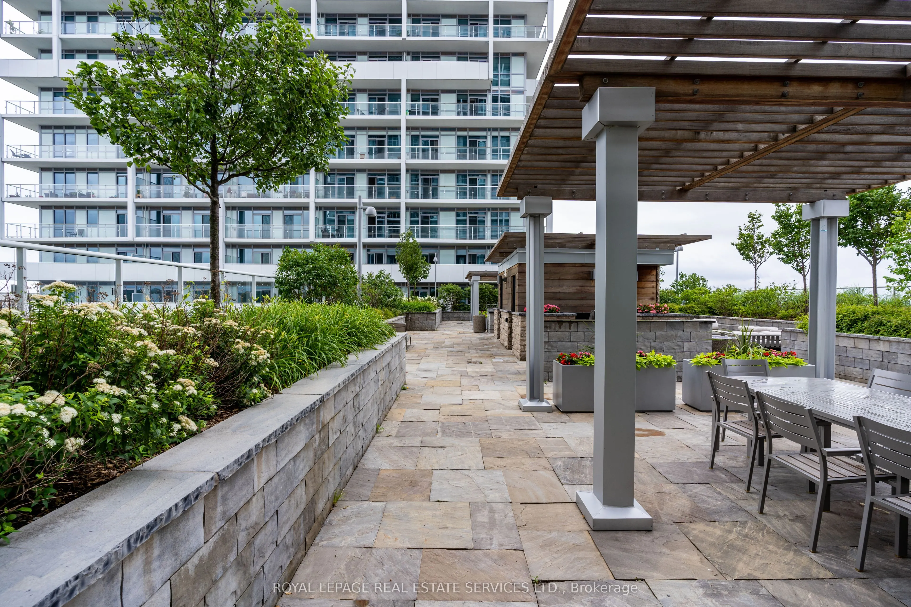 55 Speers Road, #612
