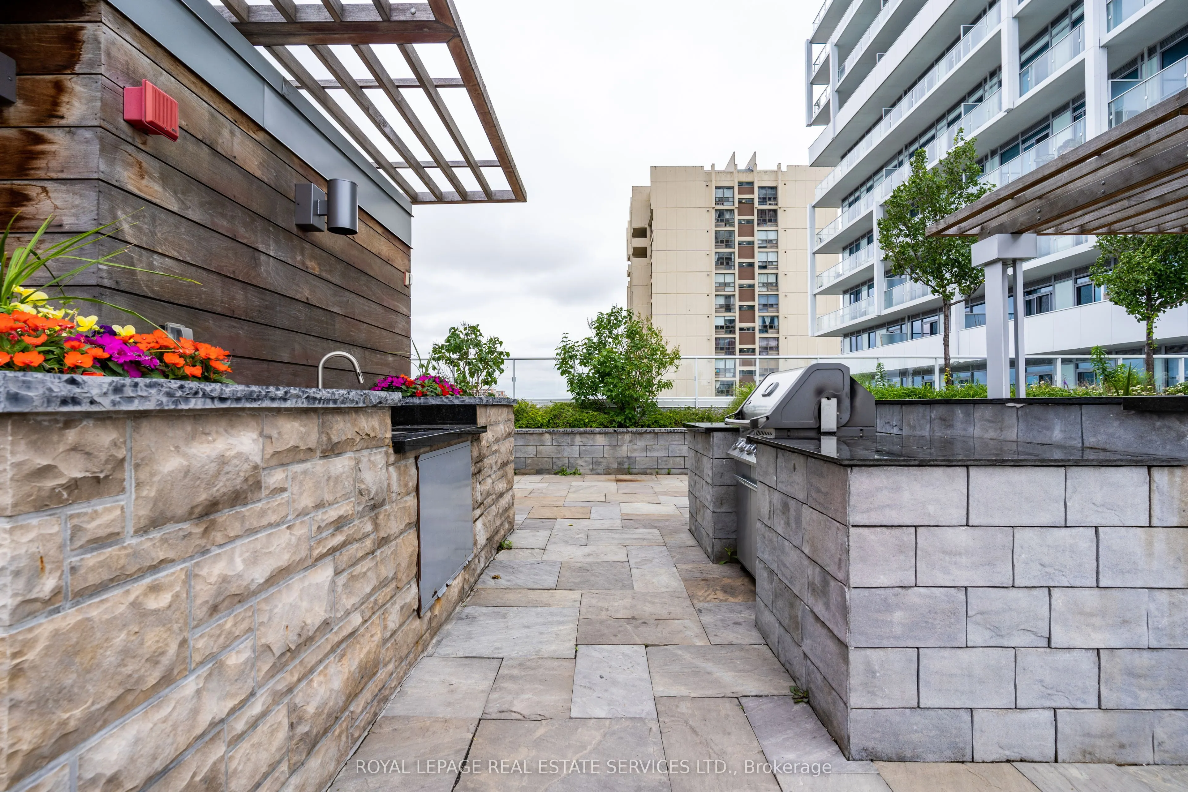 55 Speers Road, #612
