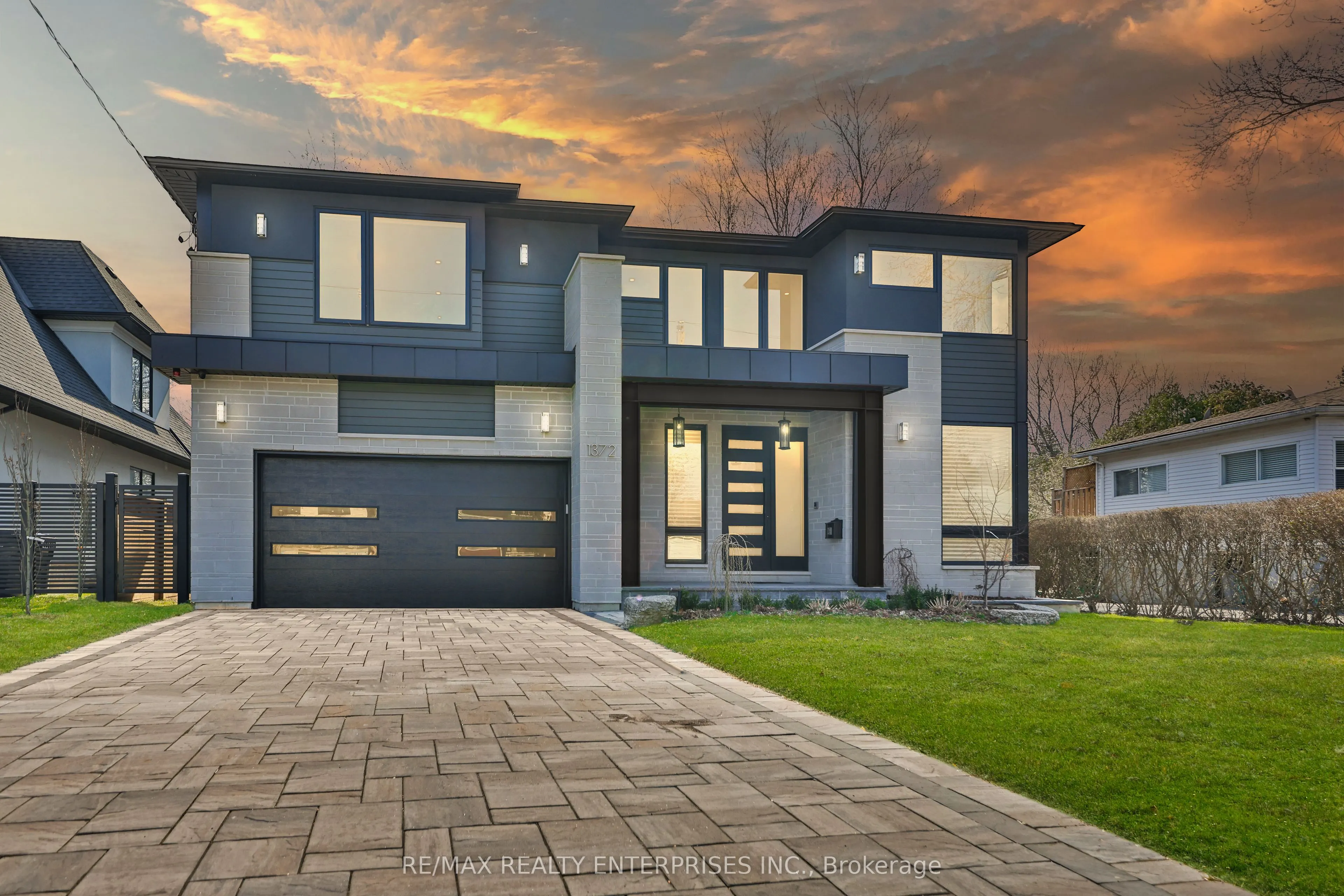 1372 Kenmuir Avenue