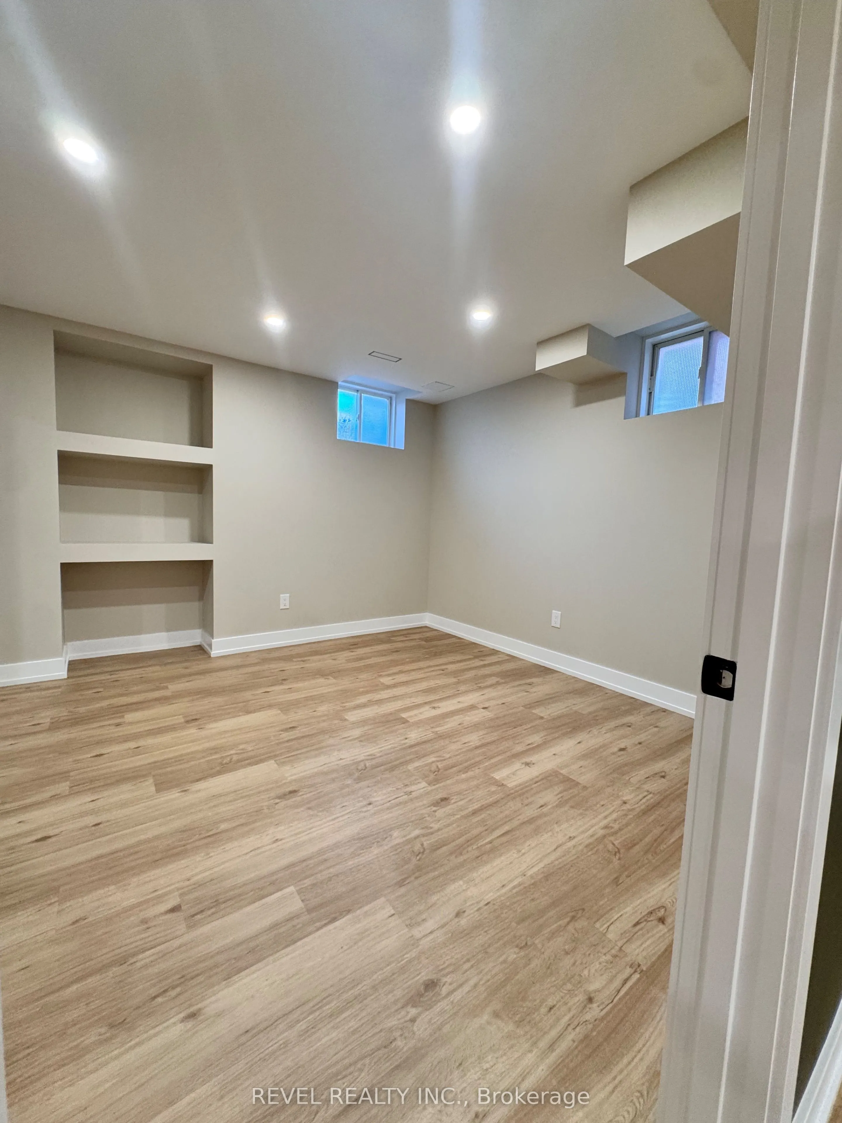 9 Lyndbrook Crescent, #BASEMENT