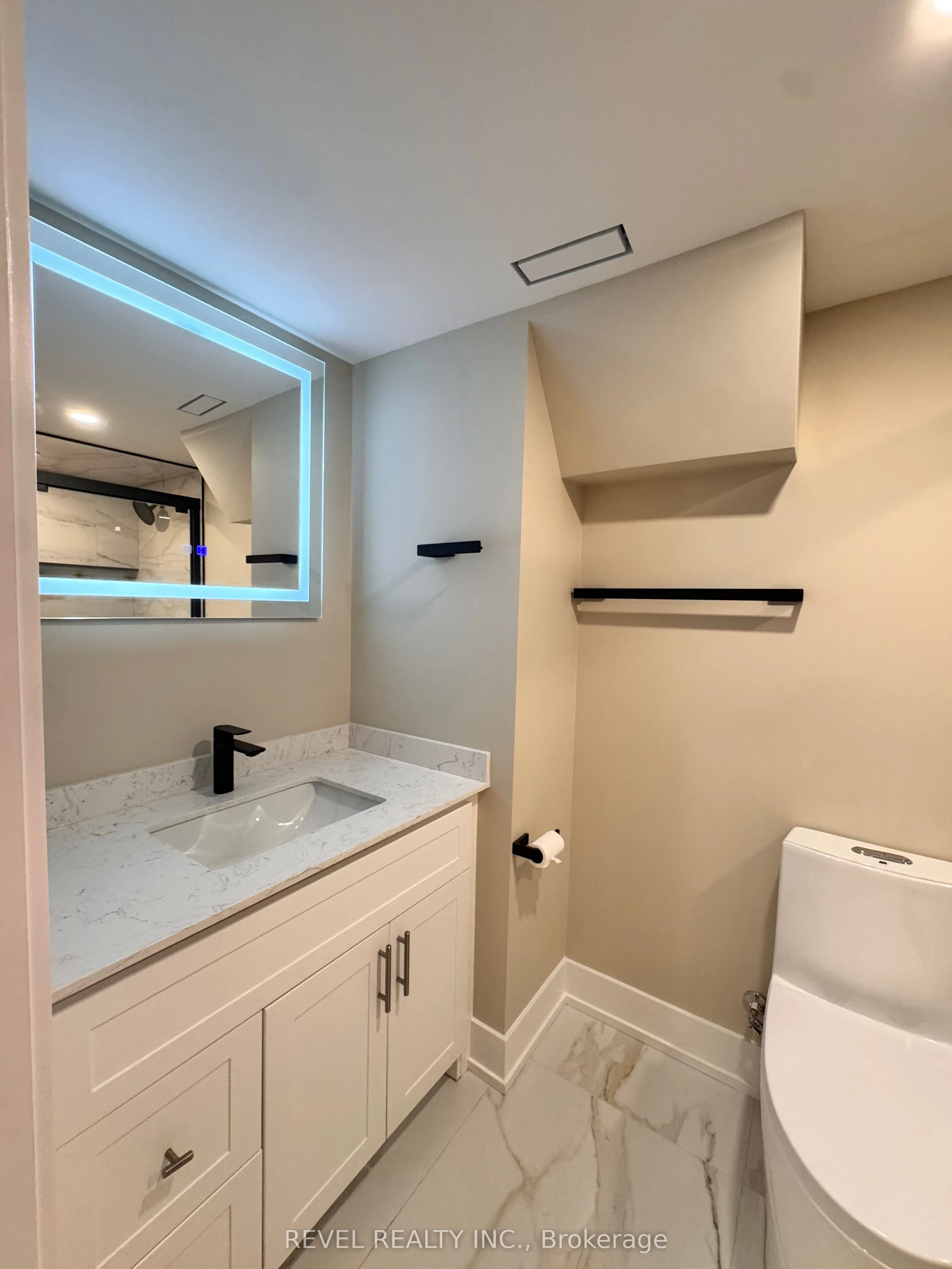 9 Lyndbrook Crescent, #BASEMENT