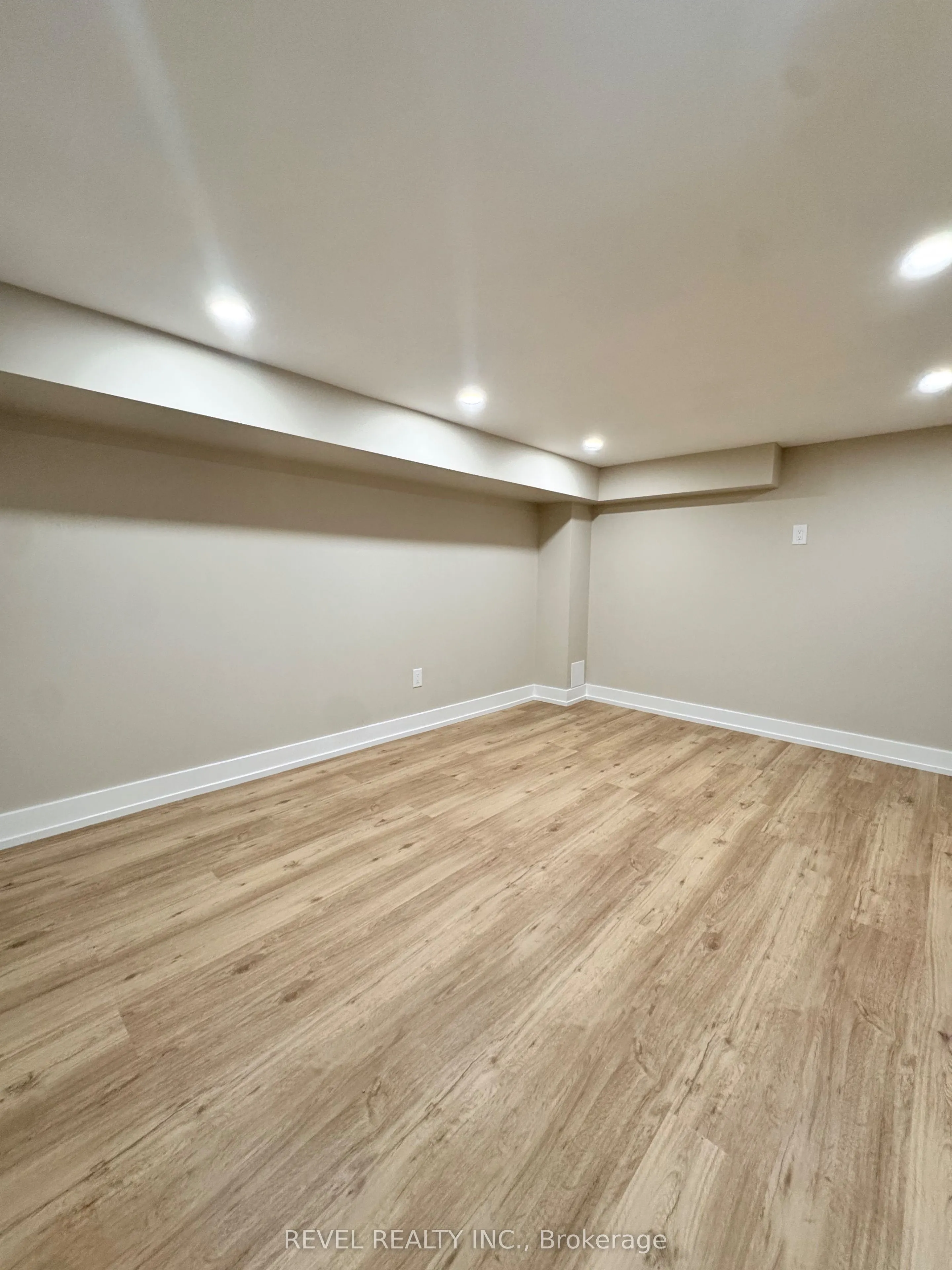 9 Lyndbrook Crescent, #BASEMENT