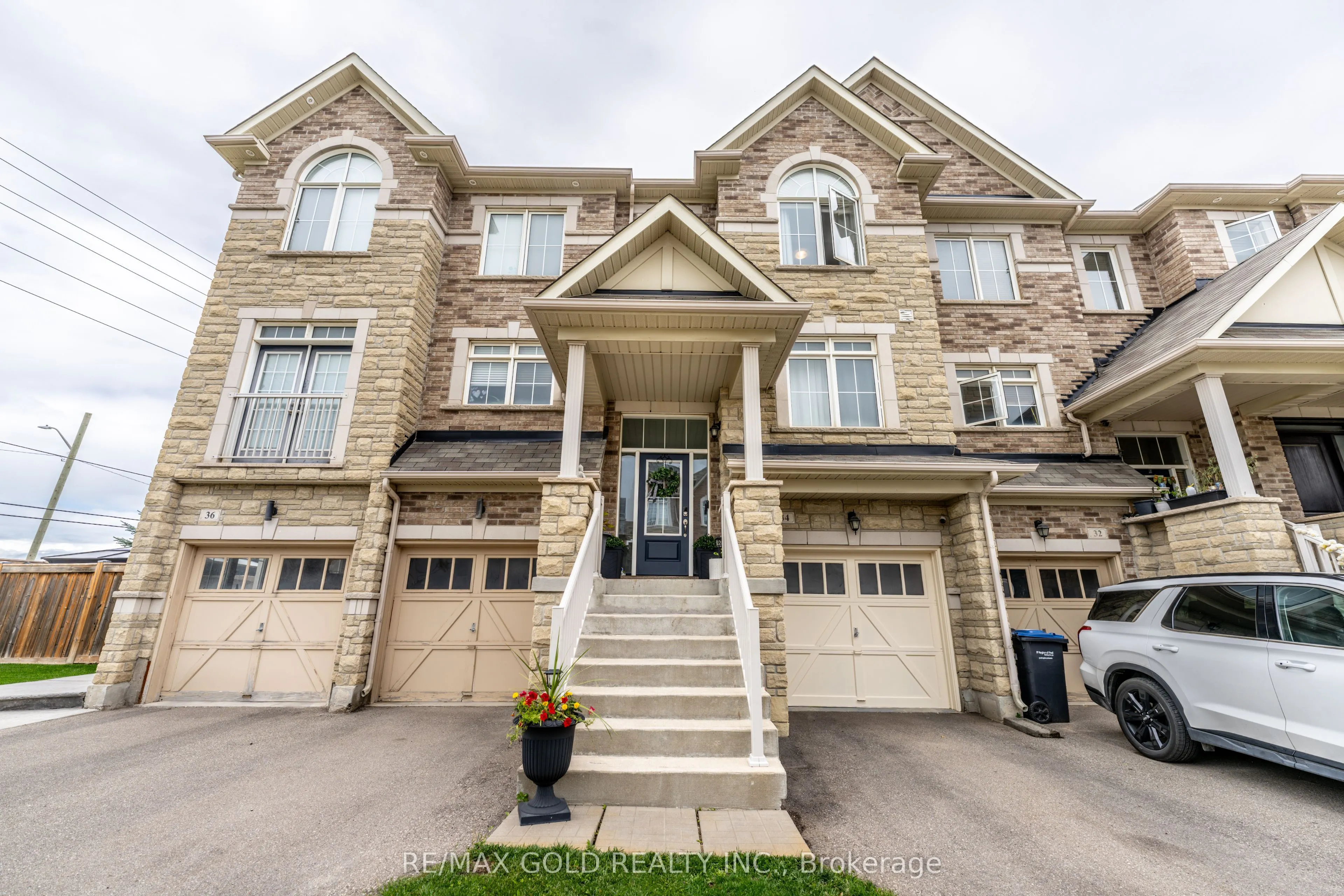 34 Rockbrook Trail