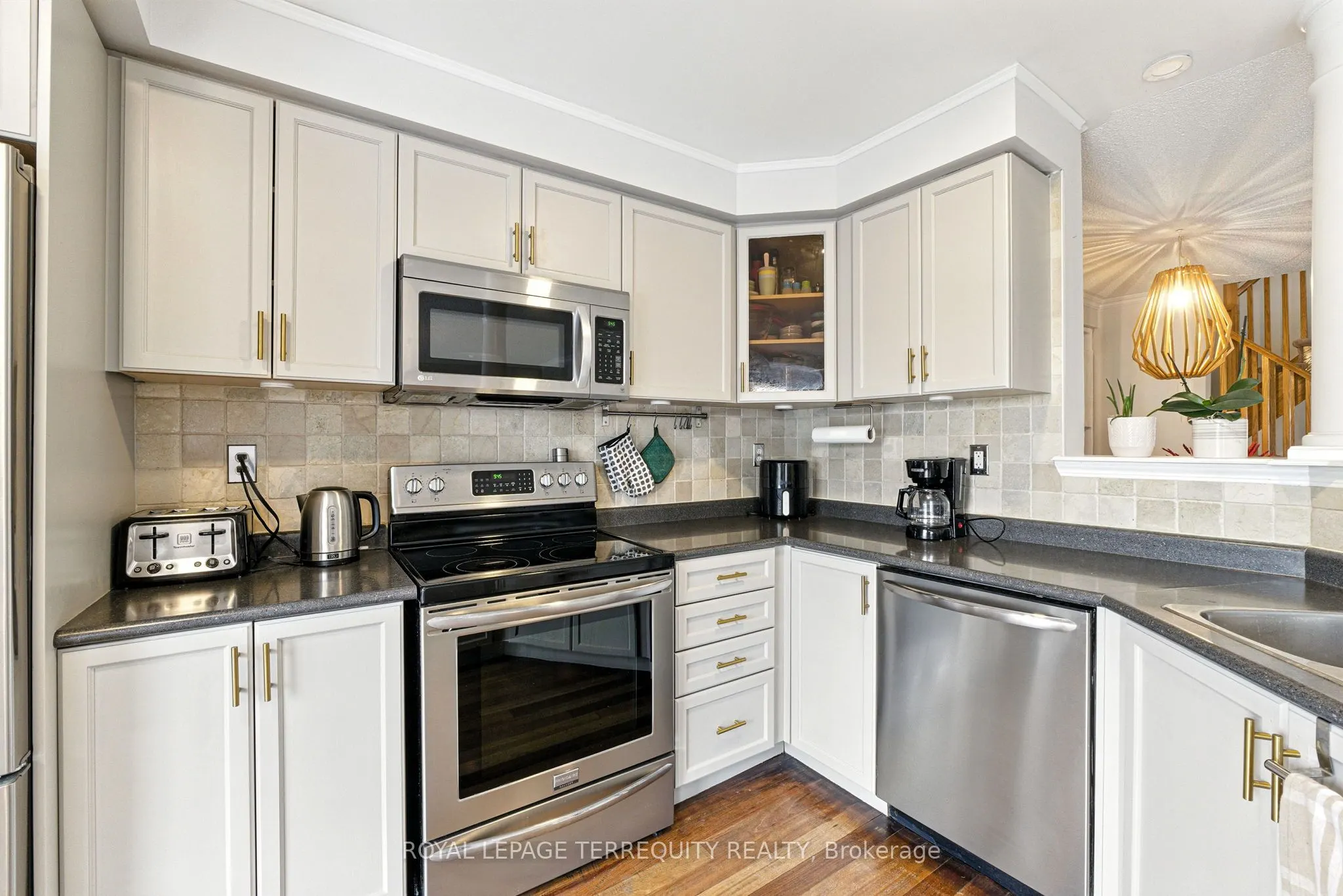 1117 Riddell Crescent