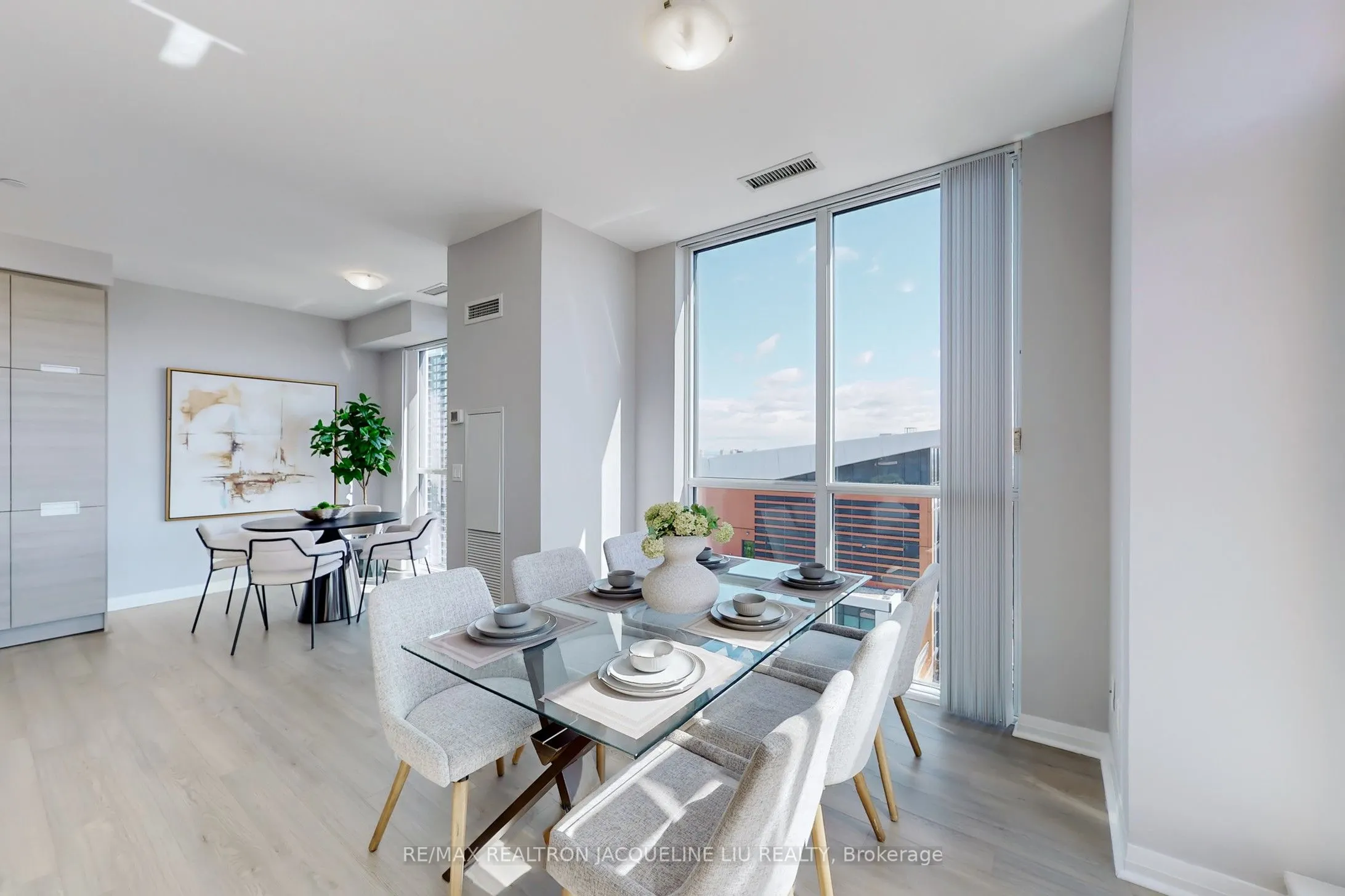 75 Eglinton Avenue W, #2801