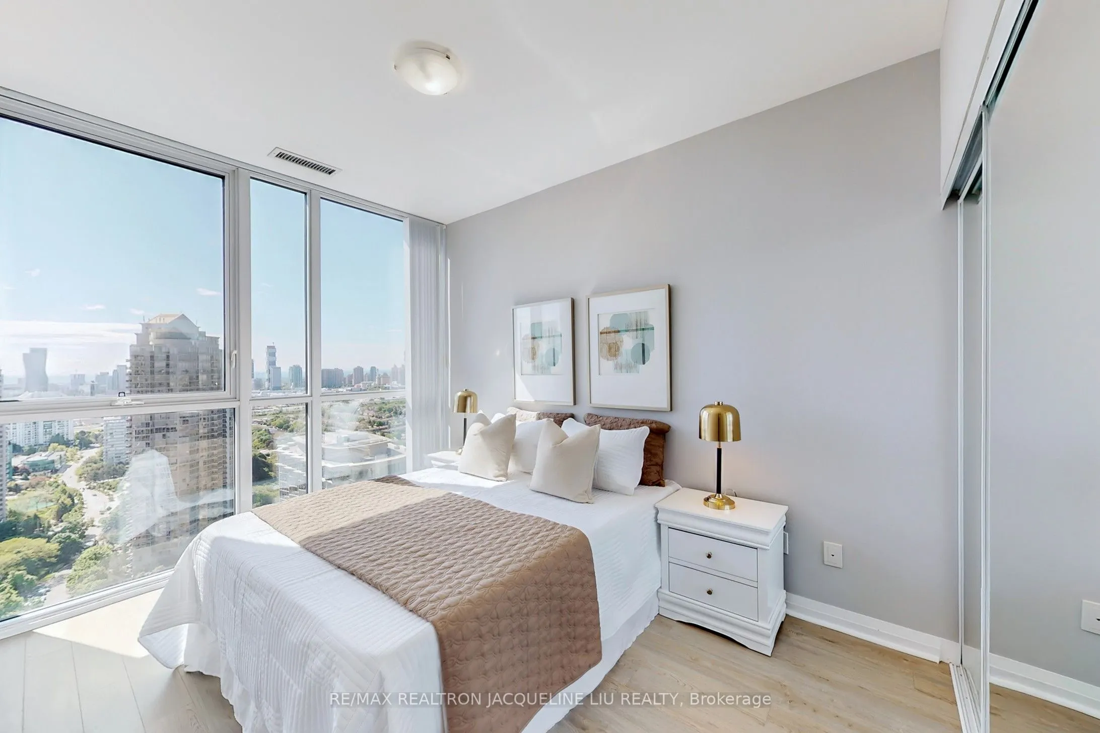 75 Eglinton Avenue W, #2801