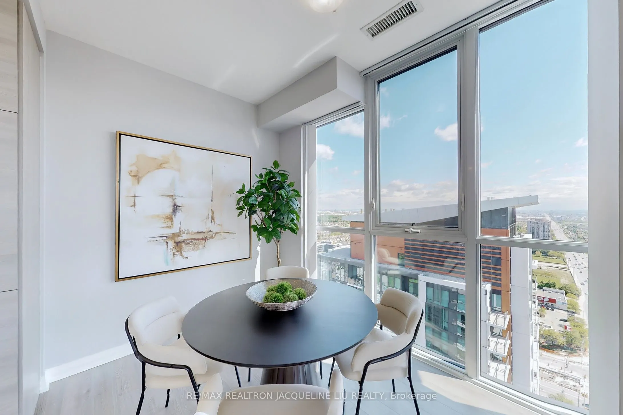 75 Eglinton Avenue W, #2801