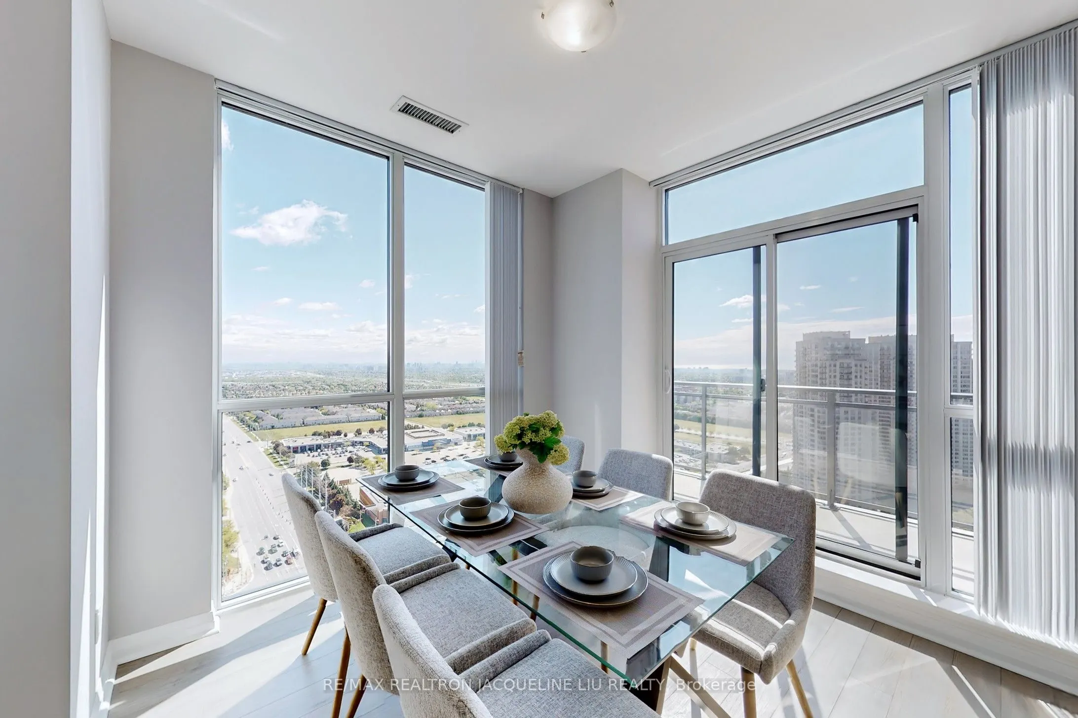 75 Eglinton Avenue W, #2801