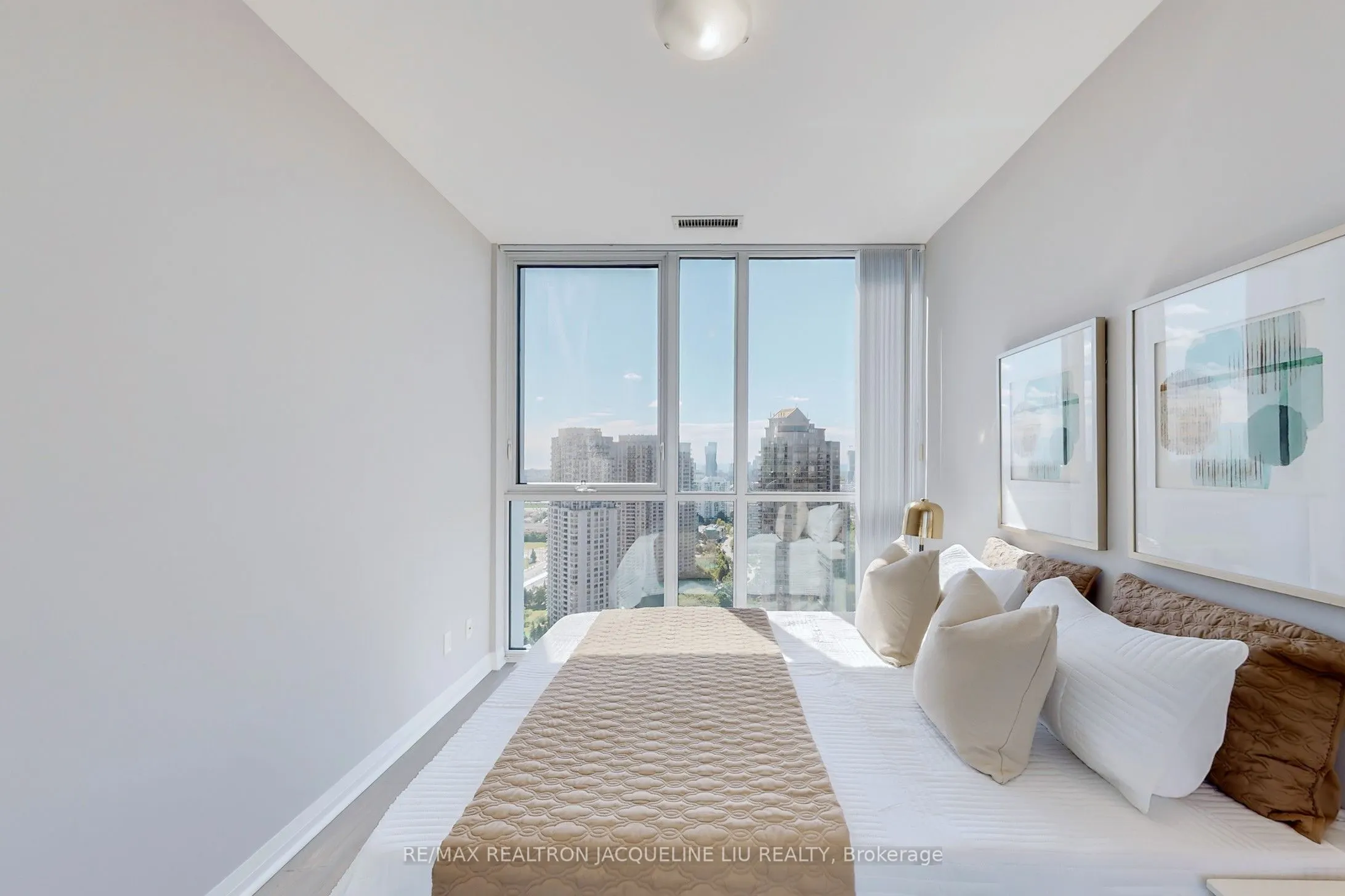 75 Eglinton Avenue W, #2801