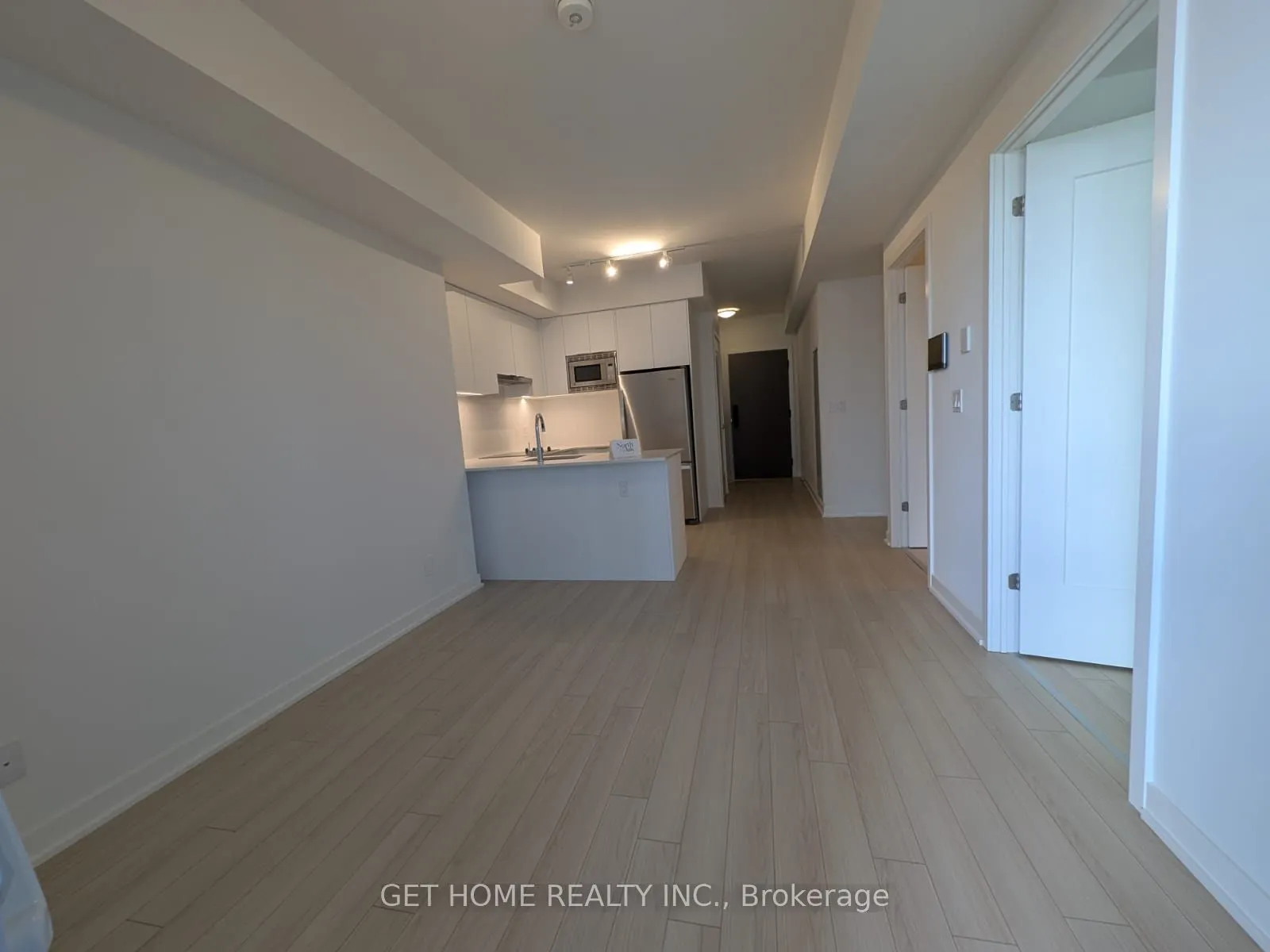 3079 Trafalgar Road, #801