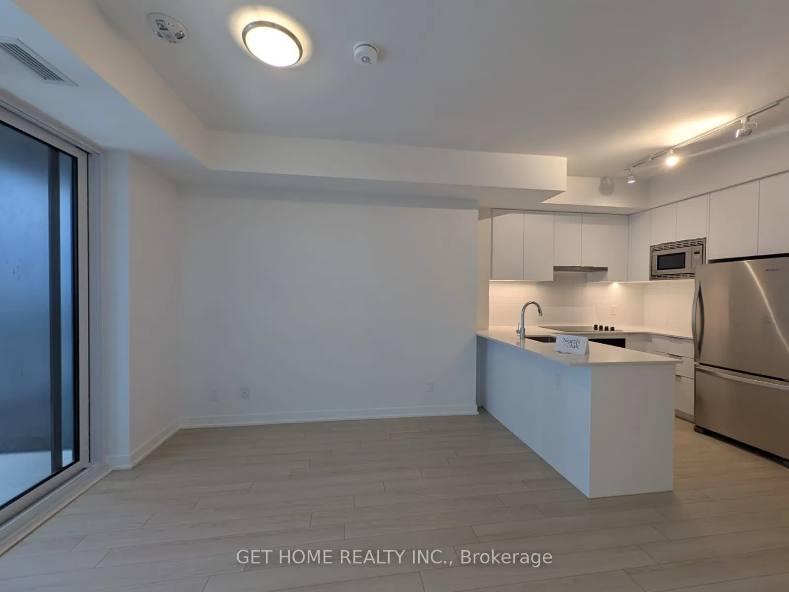 3079 Trafalgar Road, #801