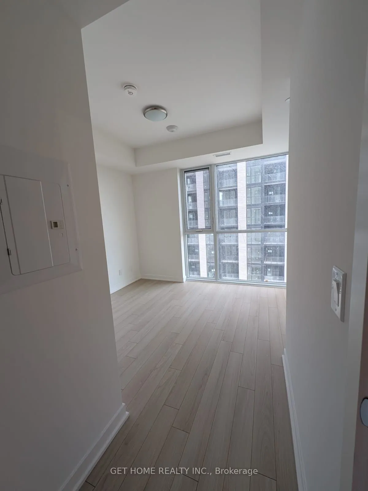 3079 Trafalgar Road, #801