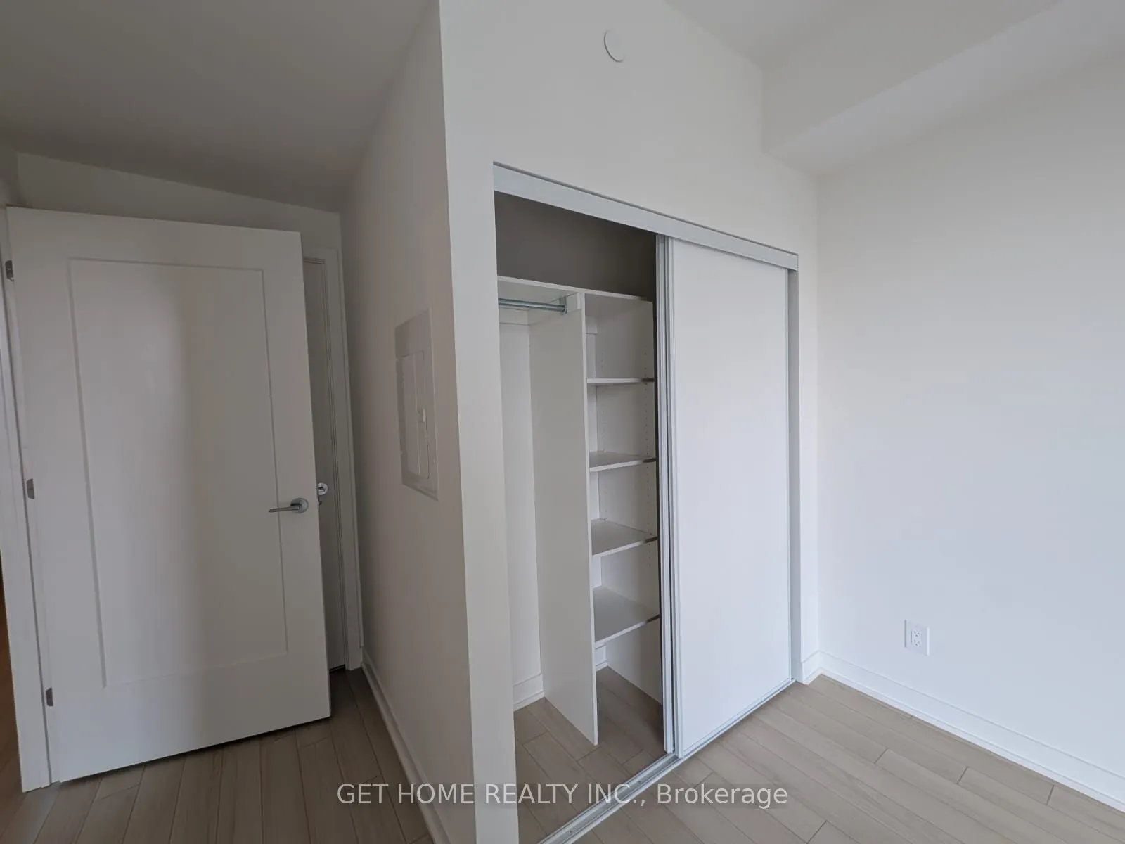 3079 Trafalgar Road, #801