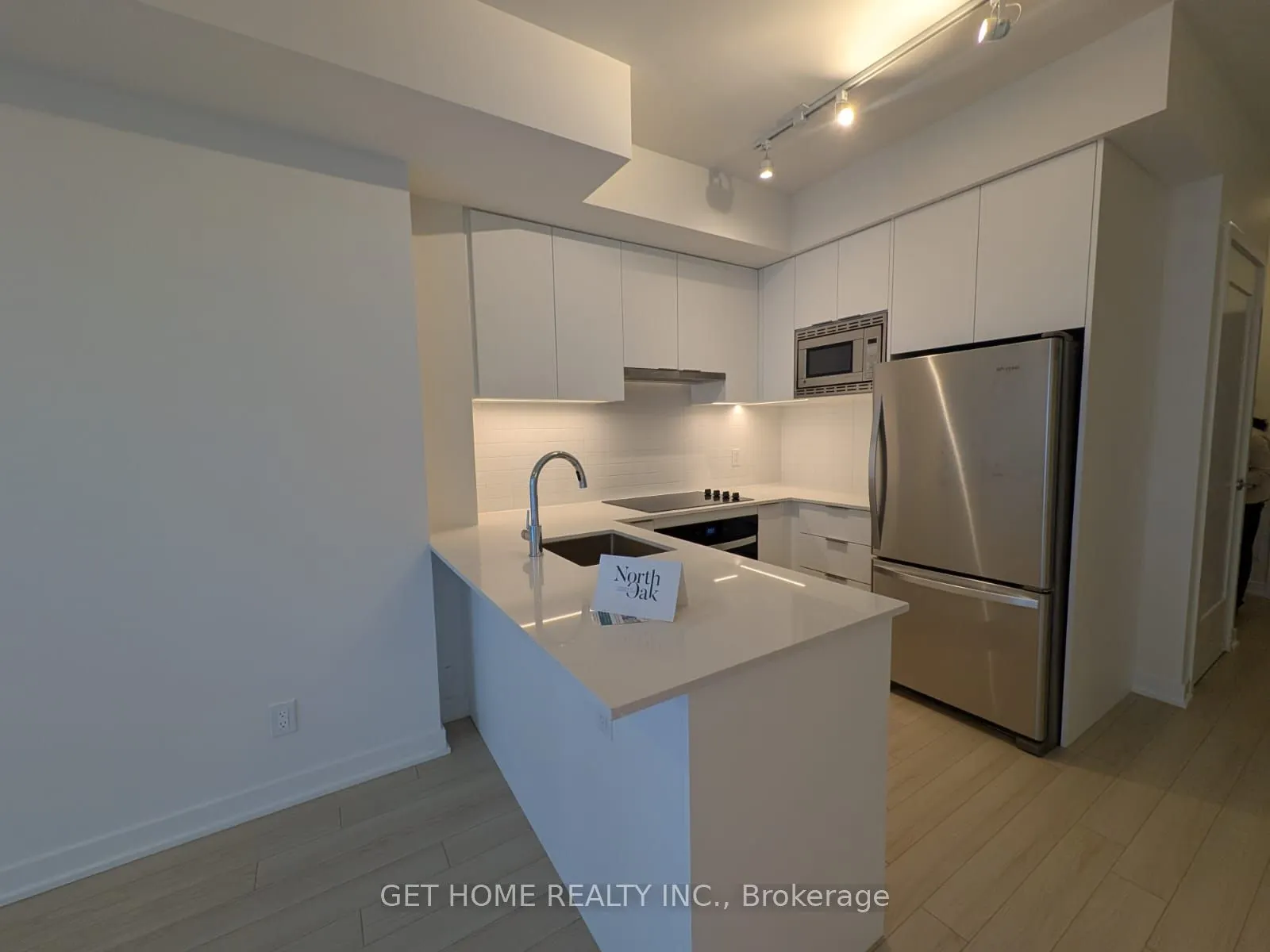 3079 Trafalgar Road, #801