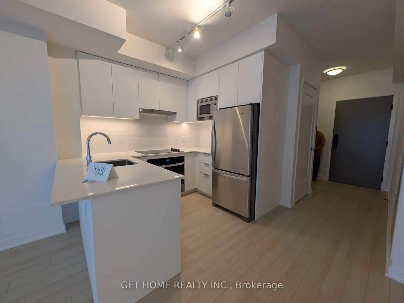 3079 Trafalgar Road, #801