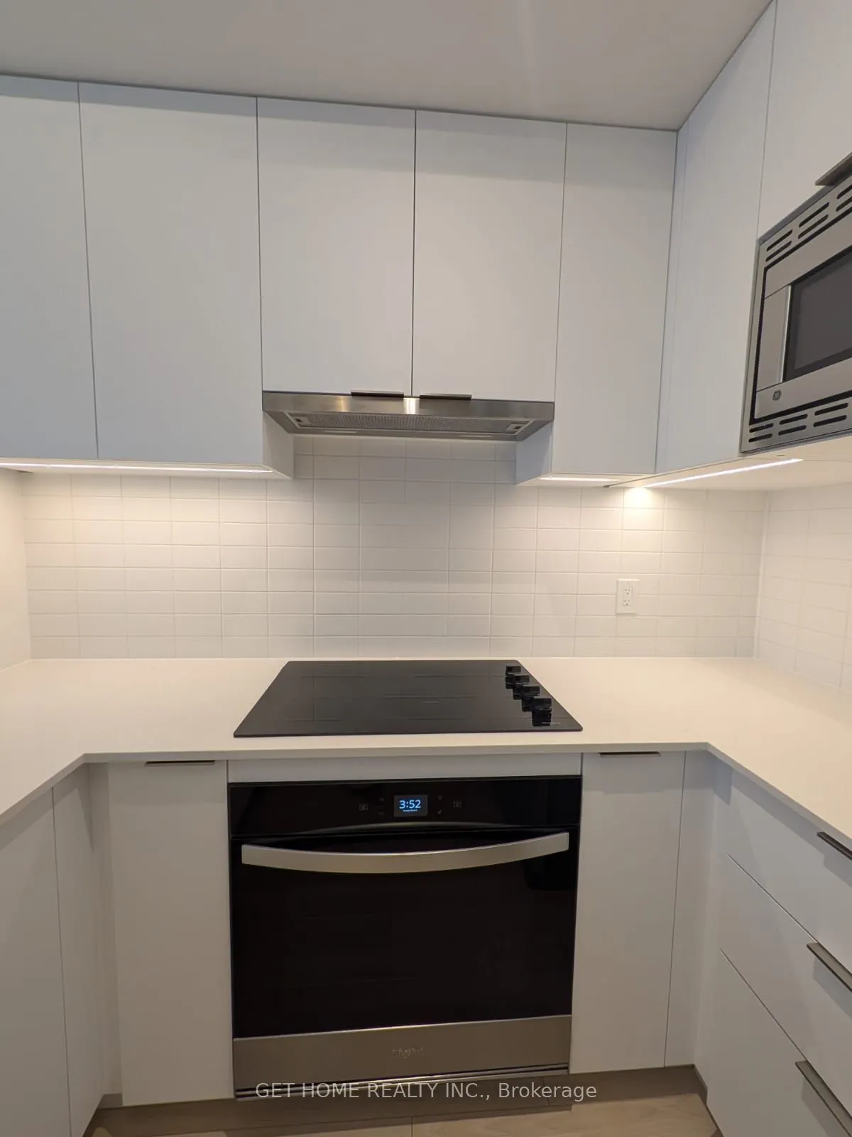 3079 Trafalgar Road, #801