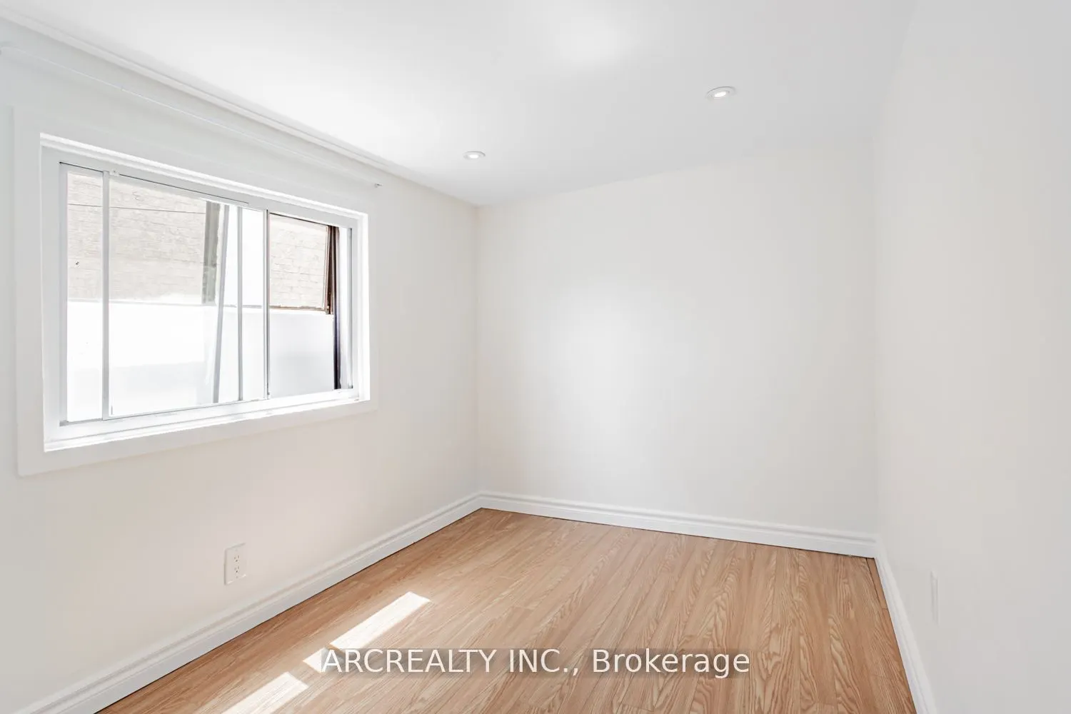 61 Hallam Street, #Main