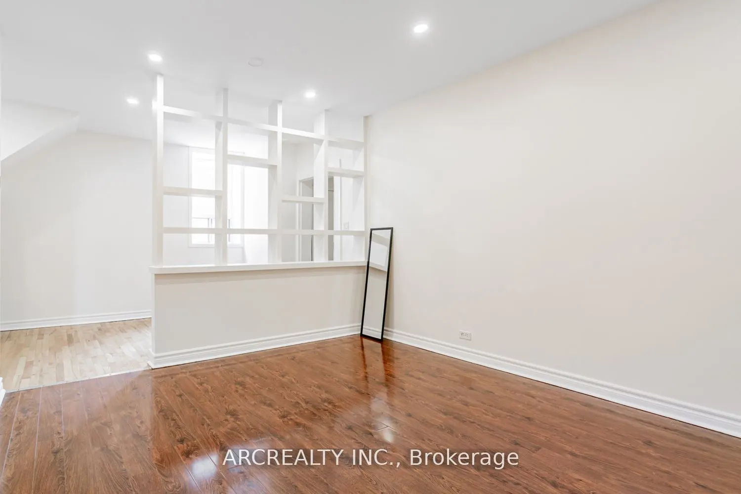 61 Hallam Street, #Main
