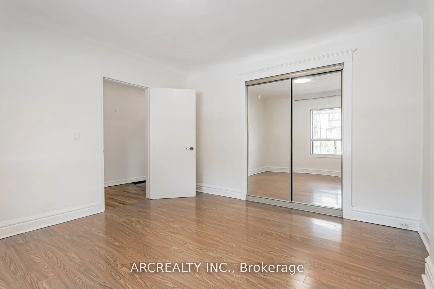 61 Hallam Street, #Main