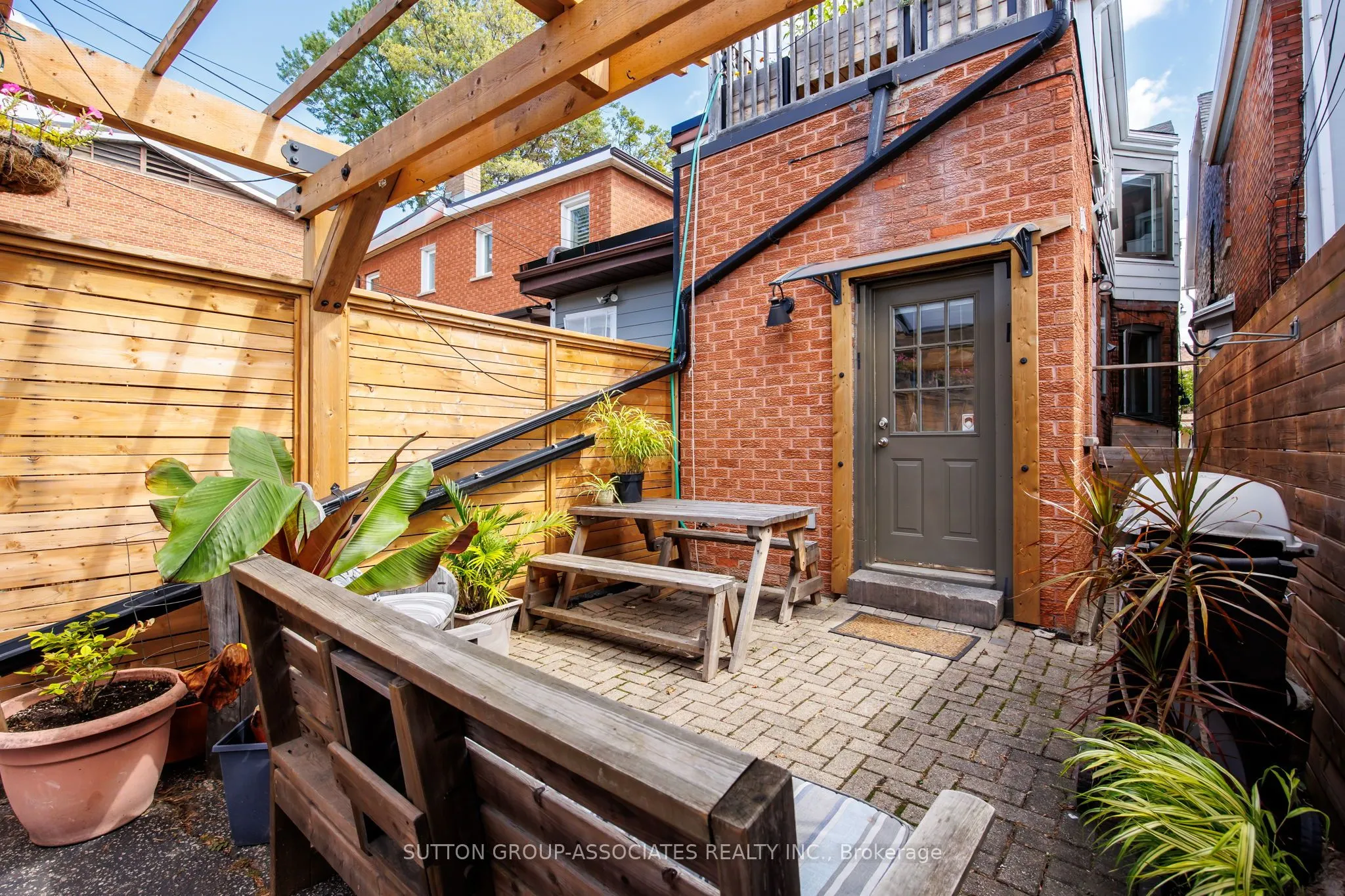32 St Clair Gardens
