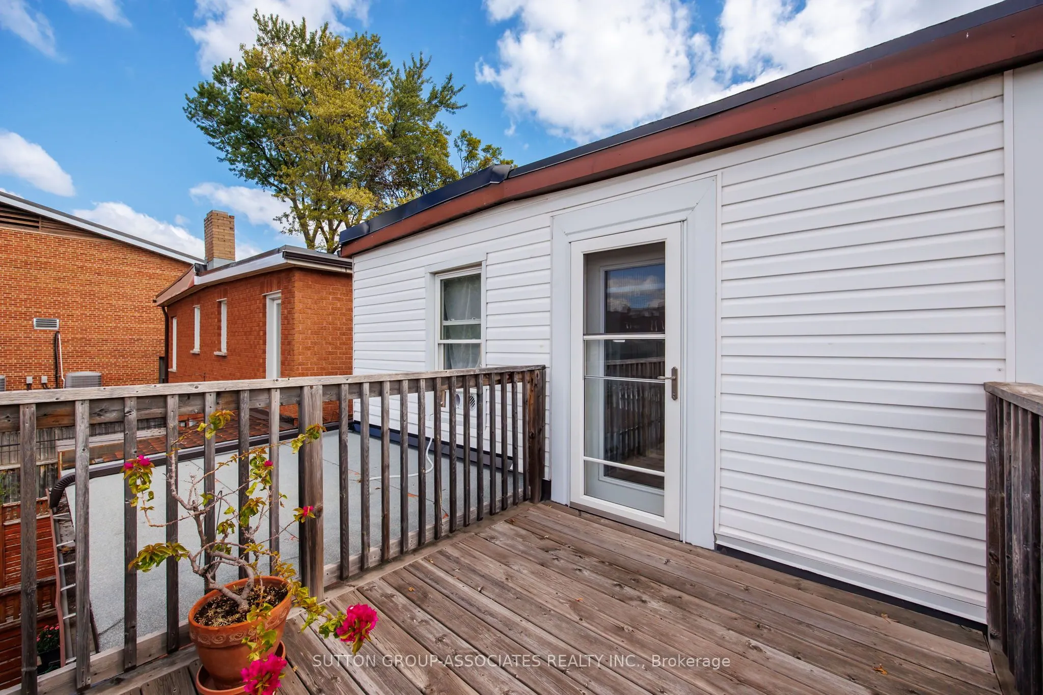 32 St Clair Gardens