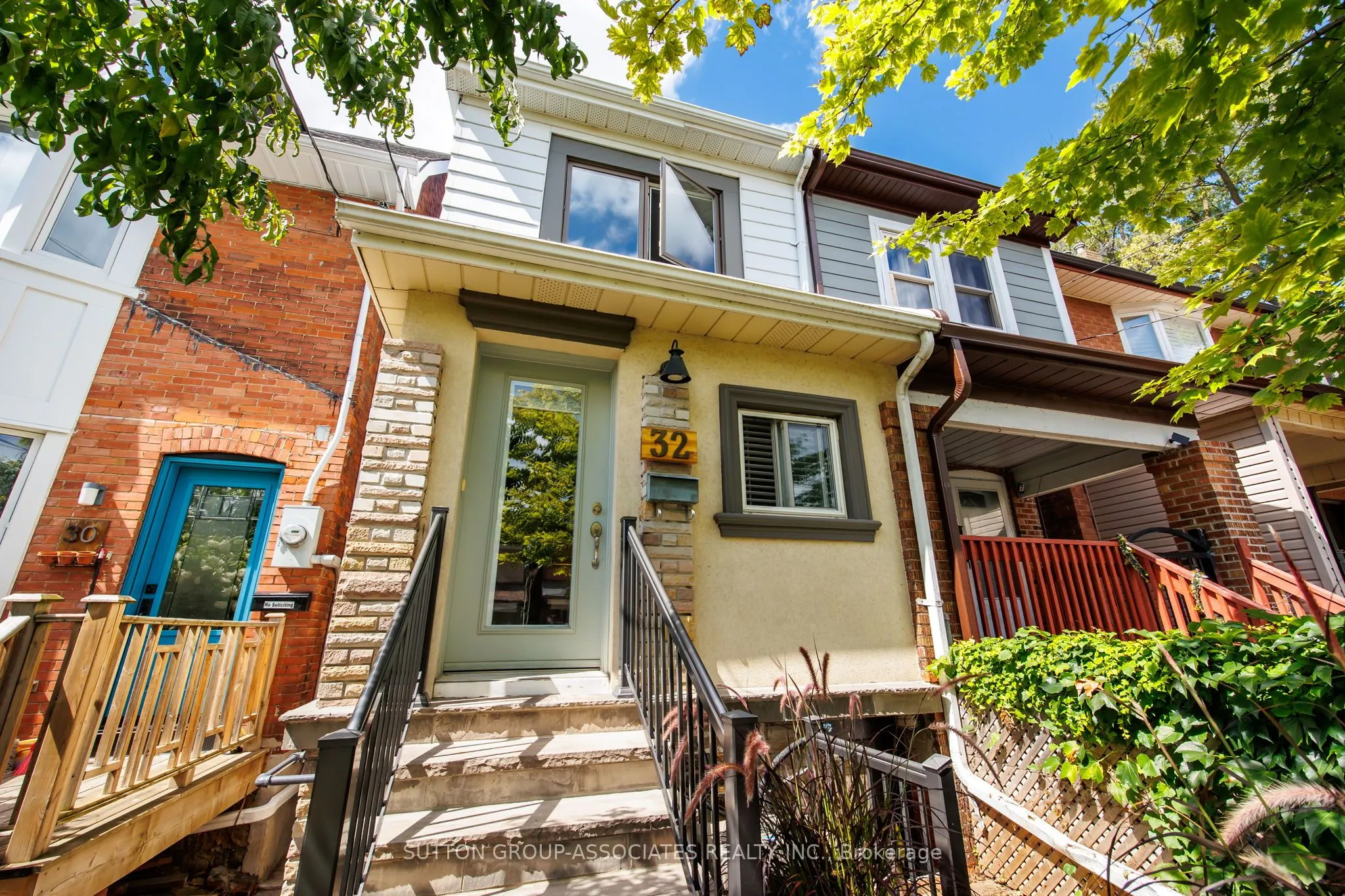 32 St Clair Gardens
